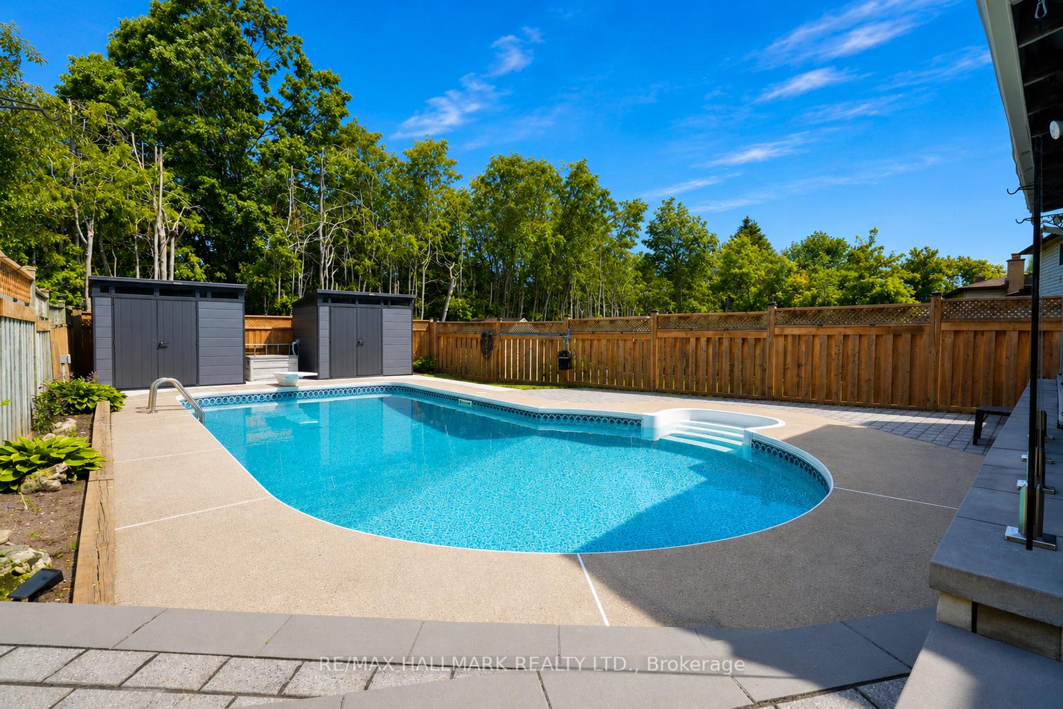 Photo 11 of 36 Ridgeway Avenue, Barrie, Allandale Heights — HOMEH