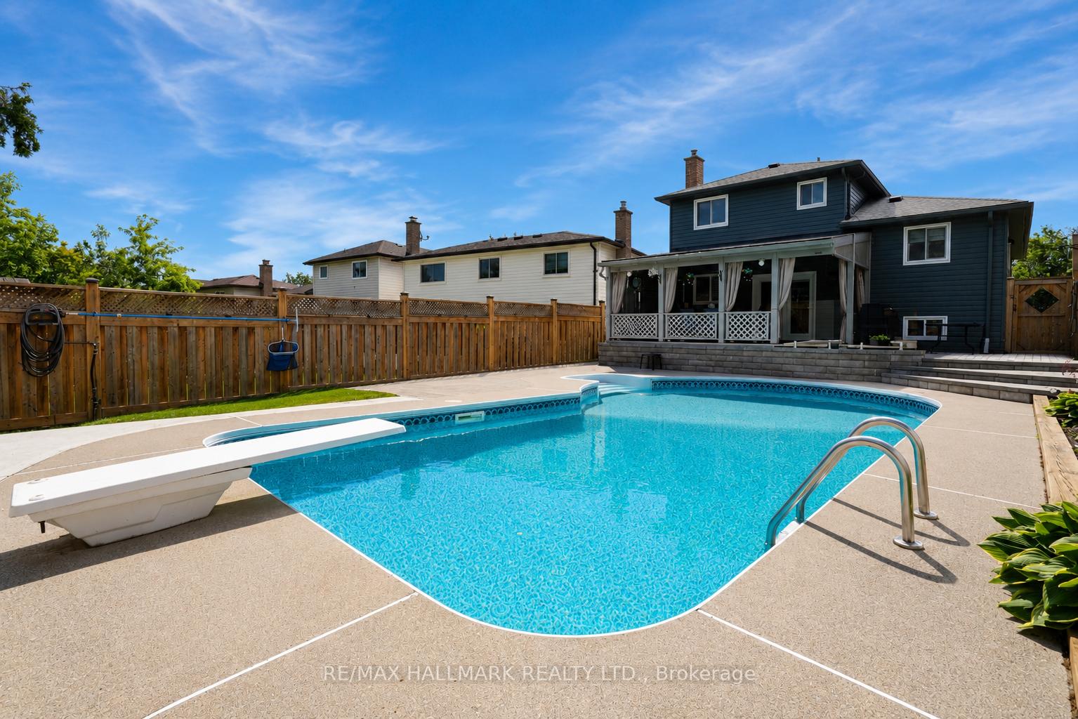 Photo 12 of 36 Ridgeway Avenue, Barrie, Allandale Heights — HOMEH