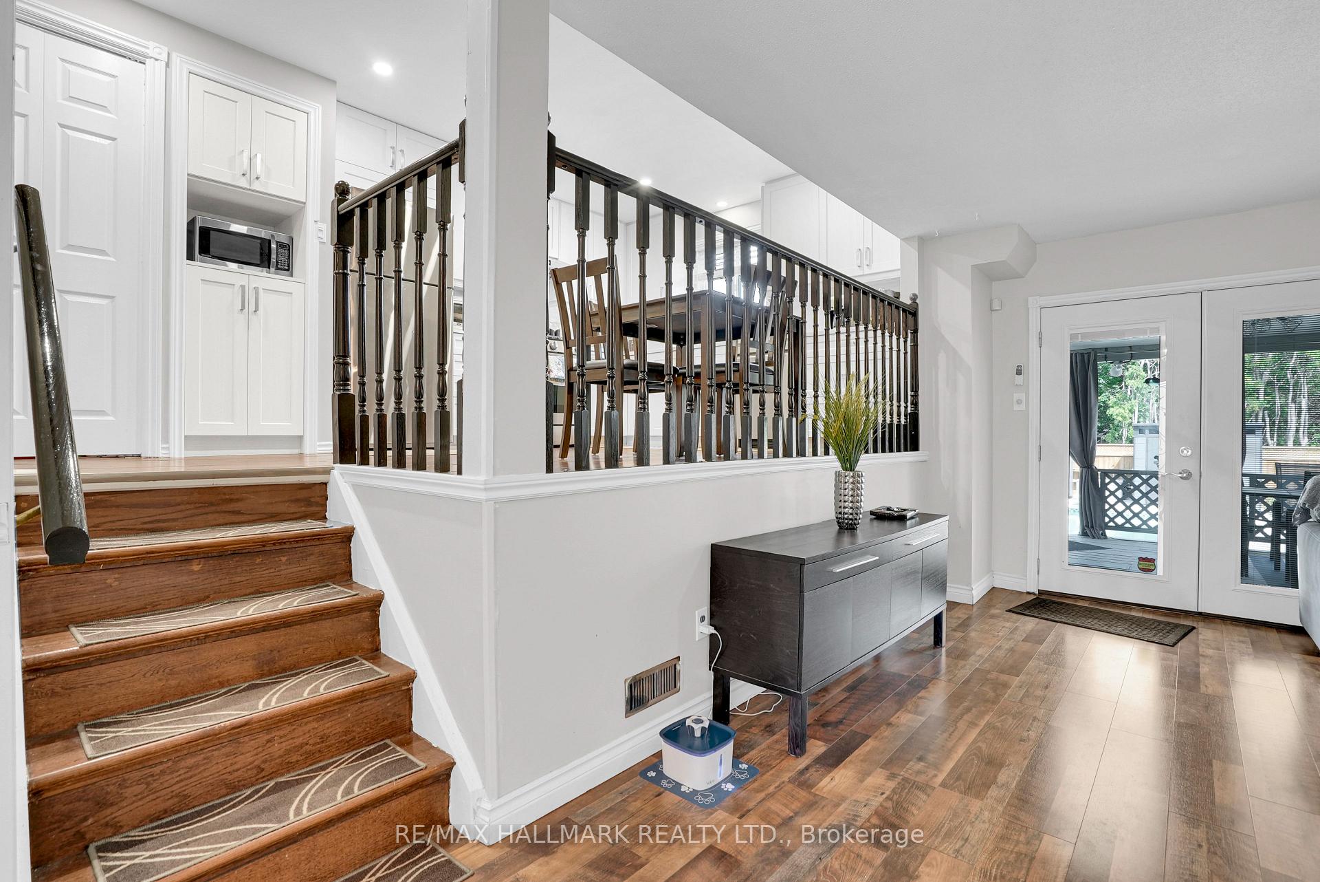 Photo 13 of 36 Ridgeway Avenue, Barrie, Allandale Heights — HOMEH