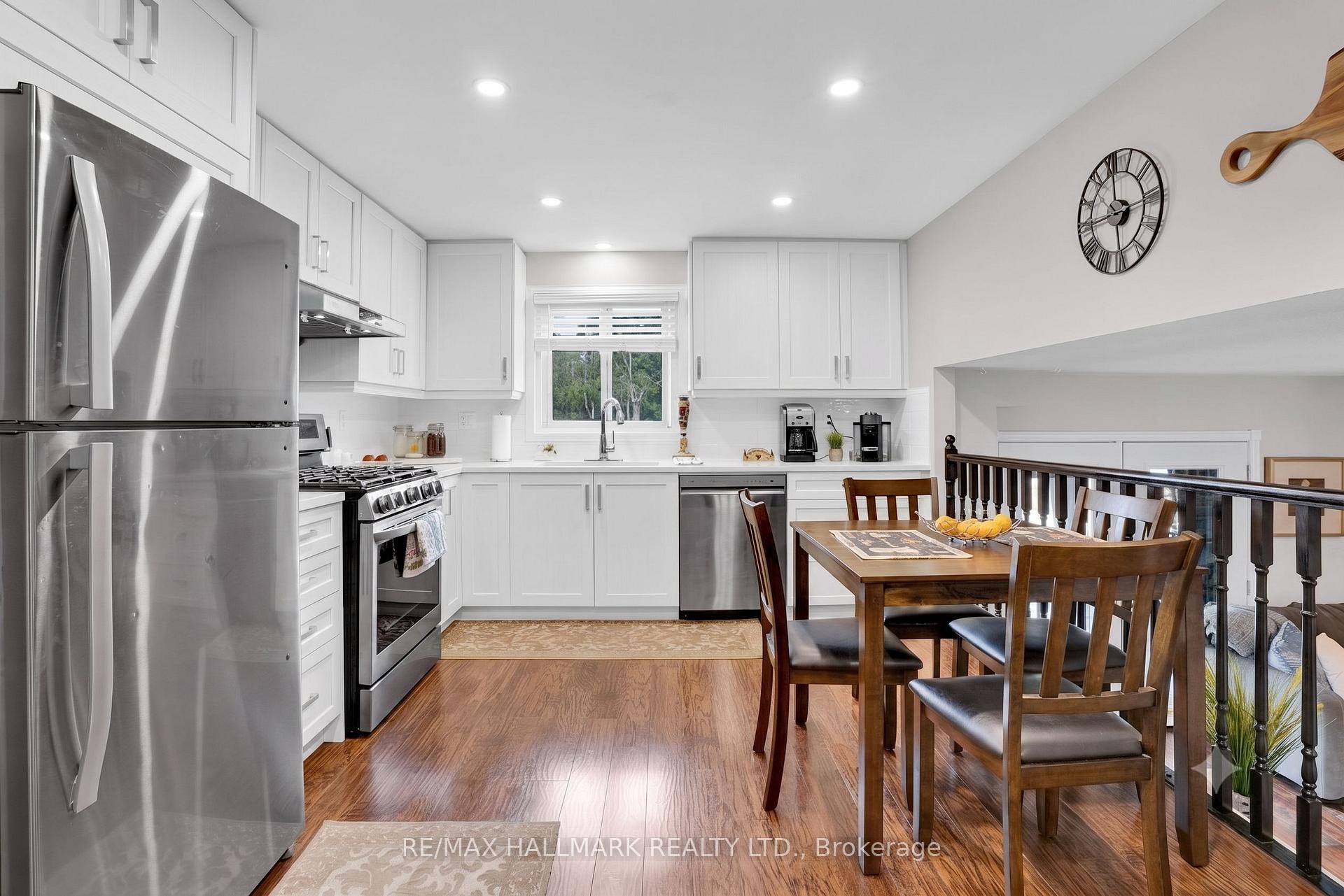 Photo 15 of 36 Ridgeway Avenue, Barrie, Allandale Heights — HOMEH