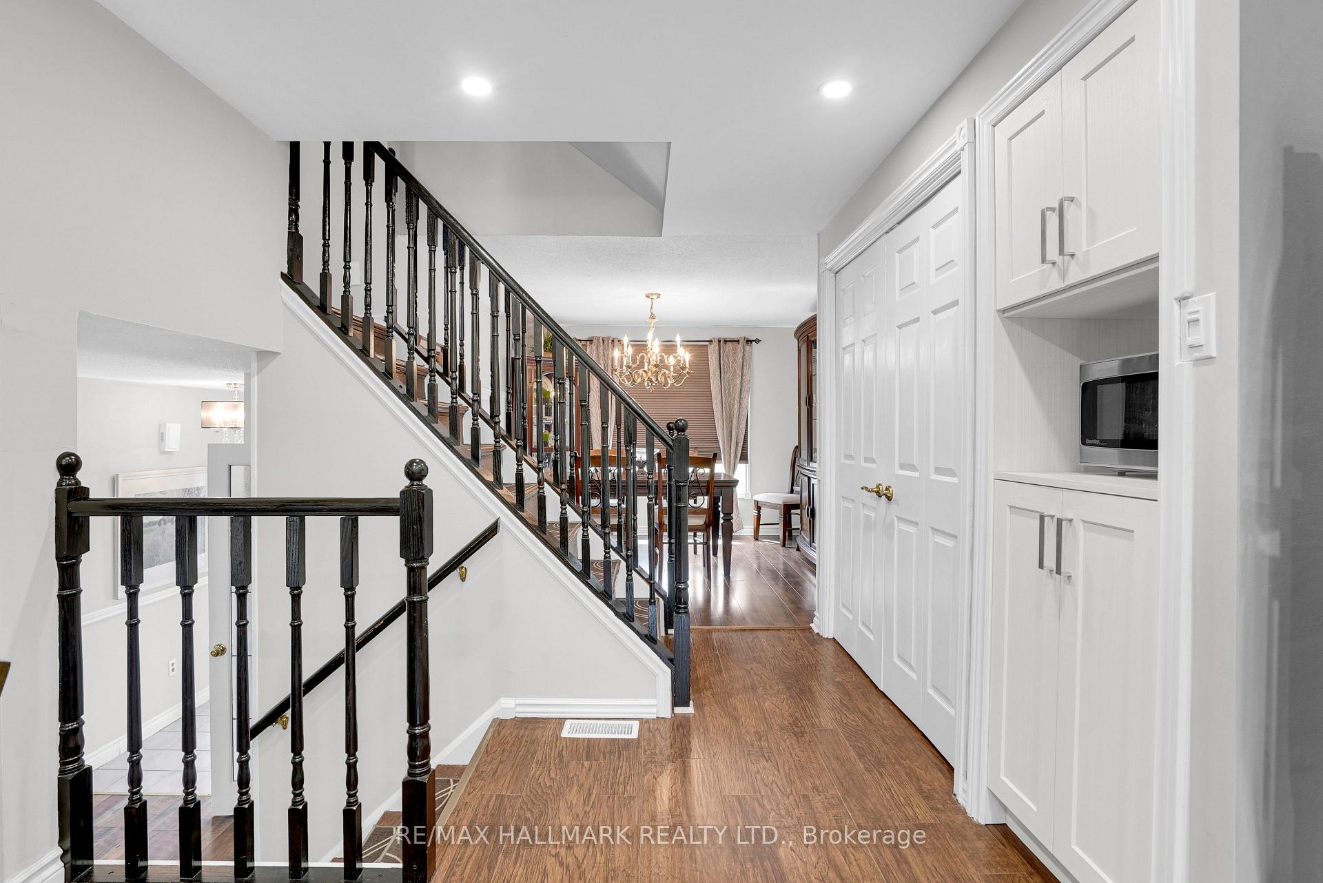 Photo 19 of 36 Ridgeway Avenue, Barrie, Allandale Heights — HOMEH