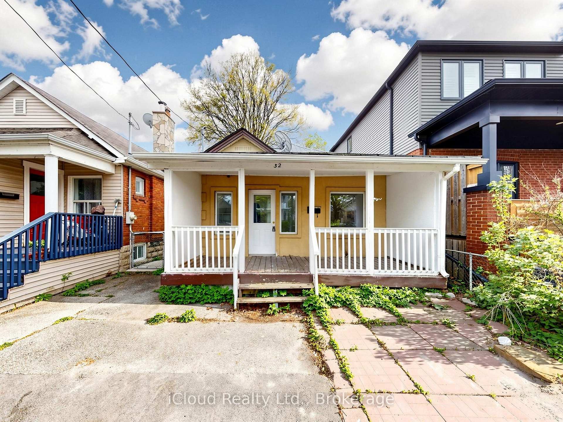 Photo 4 of 32 Seventeenth Street, Etobicoke, New Toronto — HOMEH