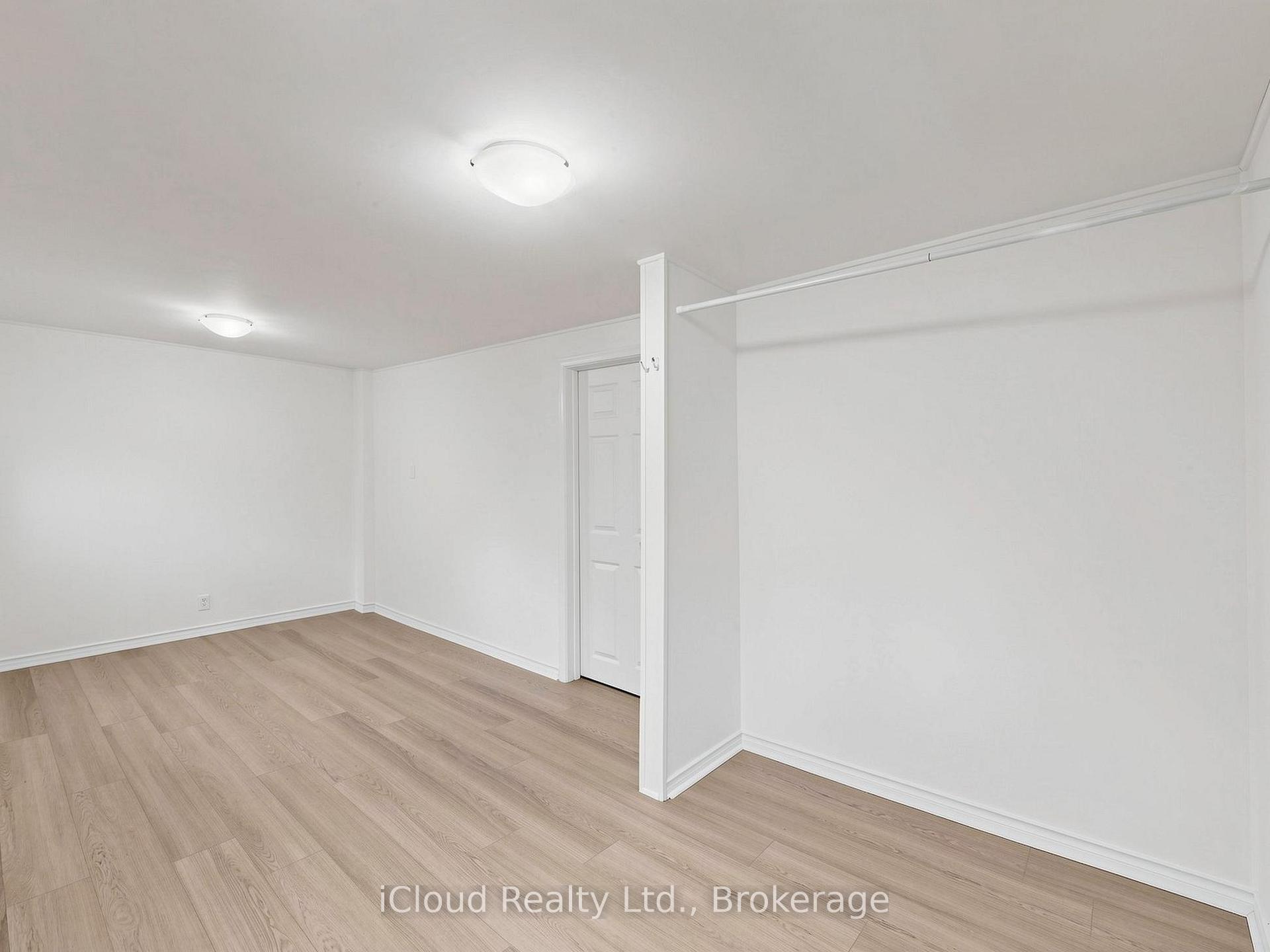 Photo 13 of 32 Seventeenth Street, Etobicoke, New Toronto — HOMEH