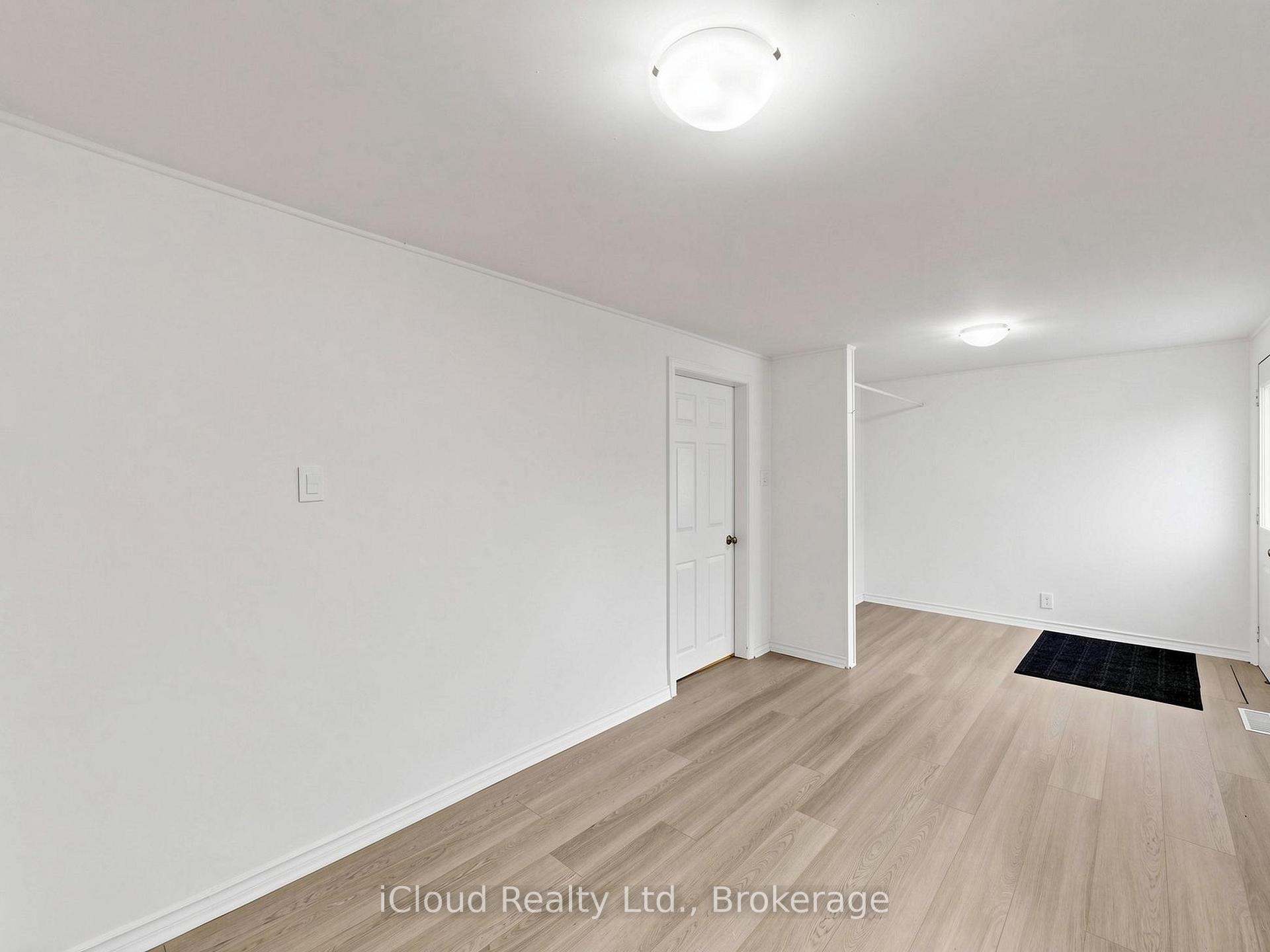 Photo 14 of 32 Seventeenth Street, Etobicoke, New Toronto — HOMEH