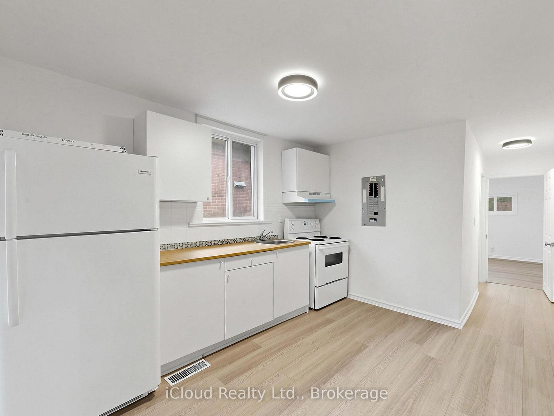 Photo 16 of 32 Seventeenth Street, Etobicoke, New Toronto — HOMEH