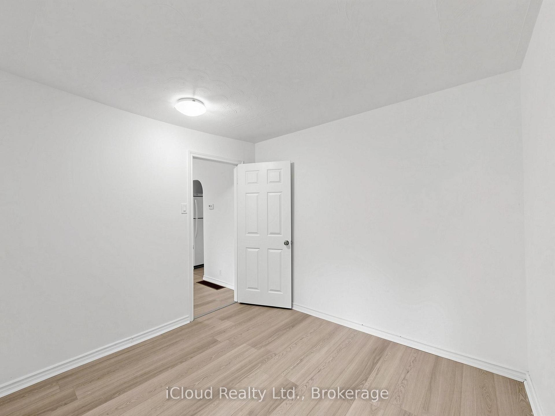 Photo 26 of 32 Seventeenth Street, Etobicoke, New Toronto — HOMEH