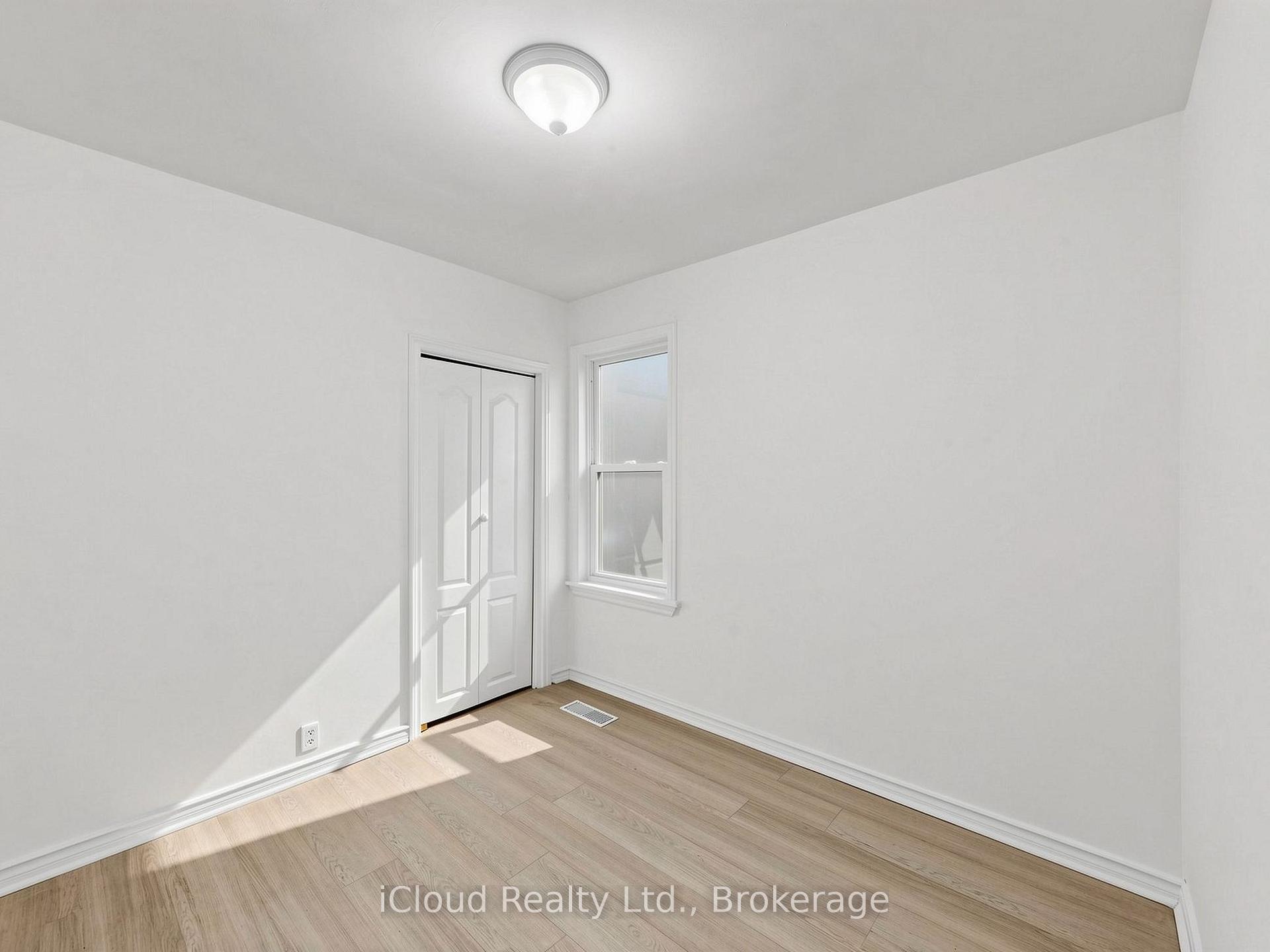 Photo 27 of 32 Seventeenth Street, Etobicoke, New Toronto — HOMEH