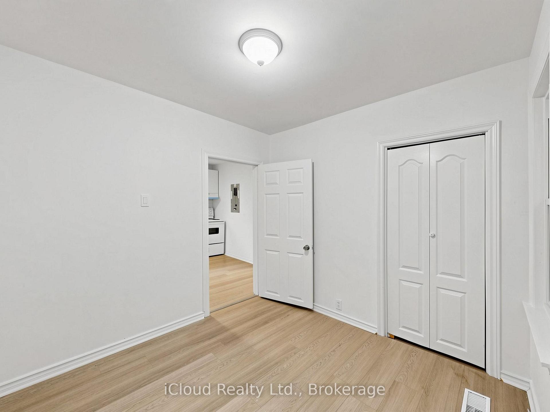 Photo 31 of 32 Seventeenth Street, Etobicoke, New Toronto — HOMEH