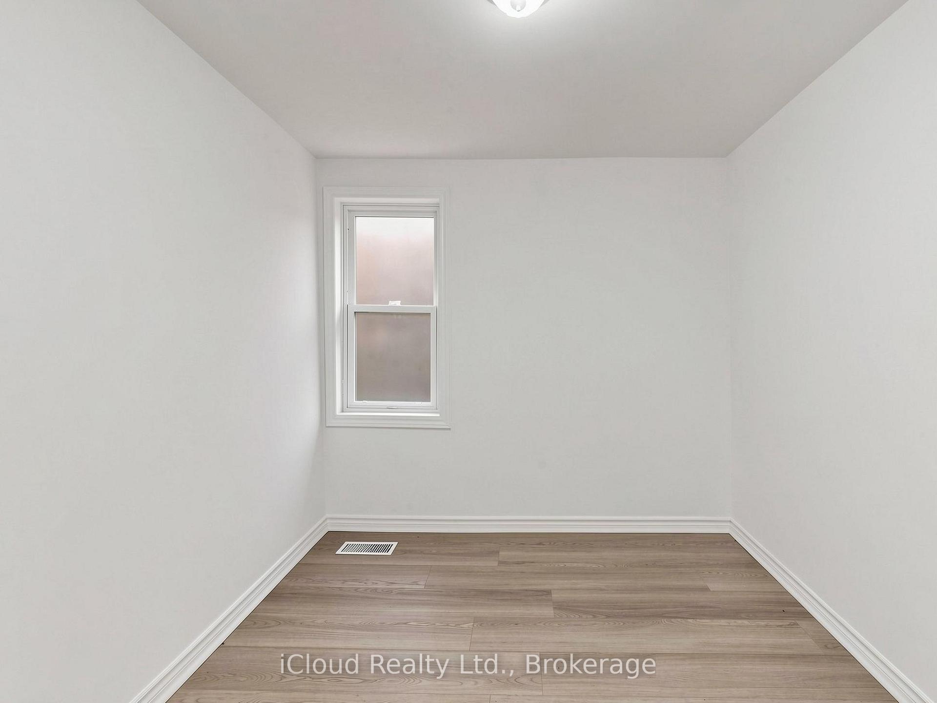 Photo 33 of 32 Seventeenth Street, Etobicoke, New Toronto — HOMEH