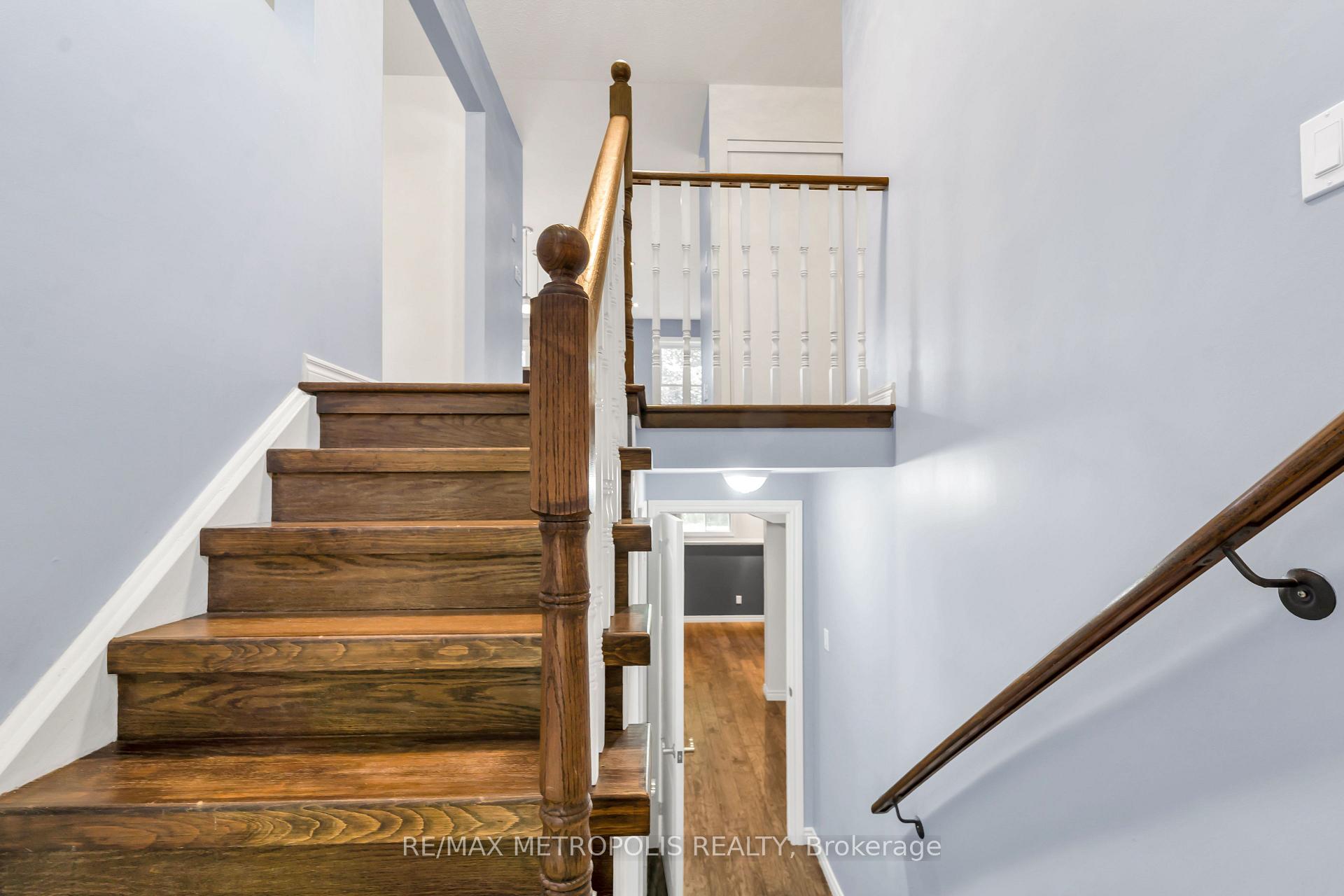 Photo 2 of 24 Acorn Crescent, Wasaga Beach — HOMEH