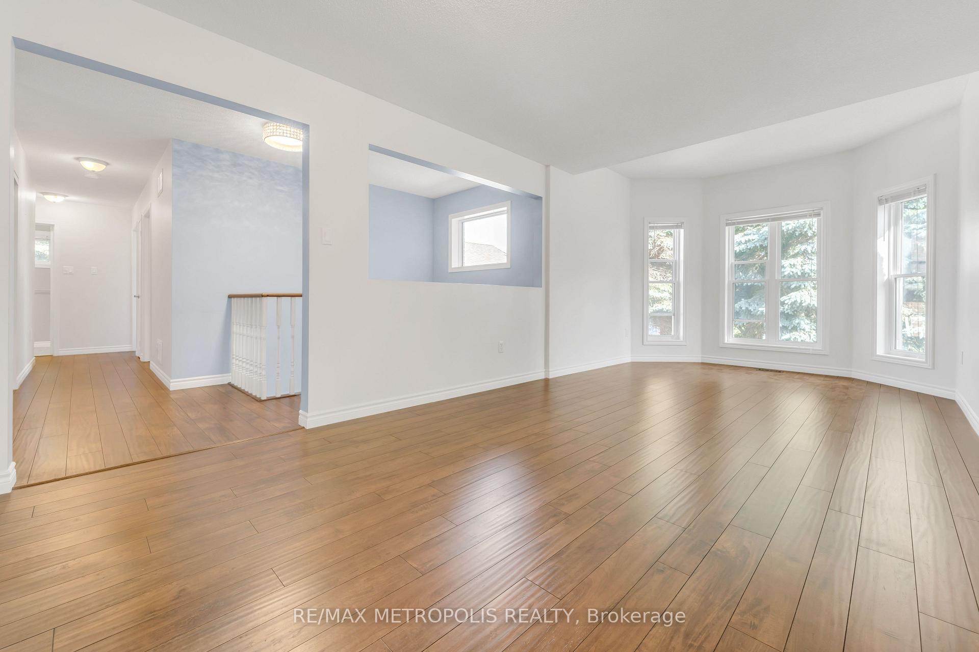Photo 3 of 24 Acorn Crescent, Wasaga Beach — HOMEH