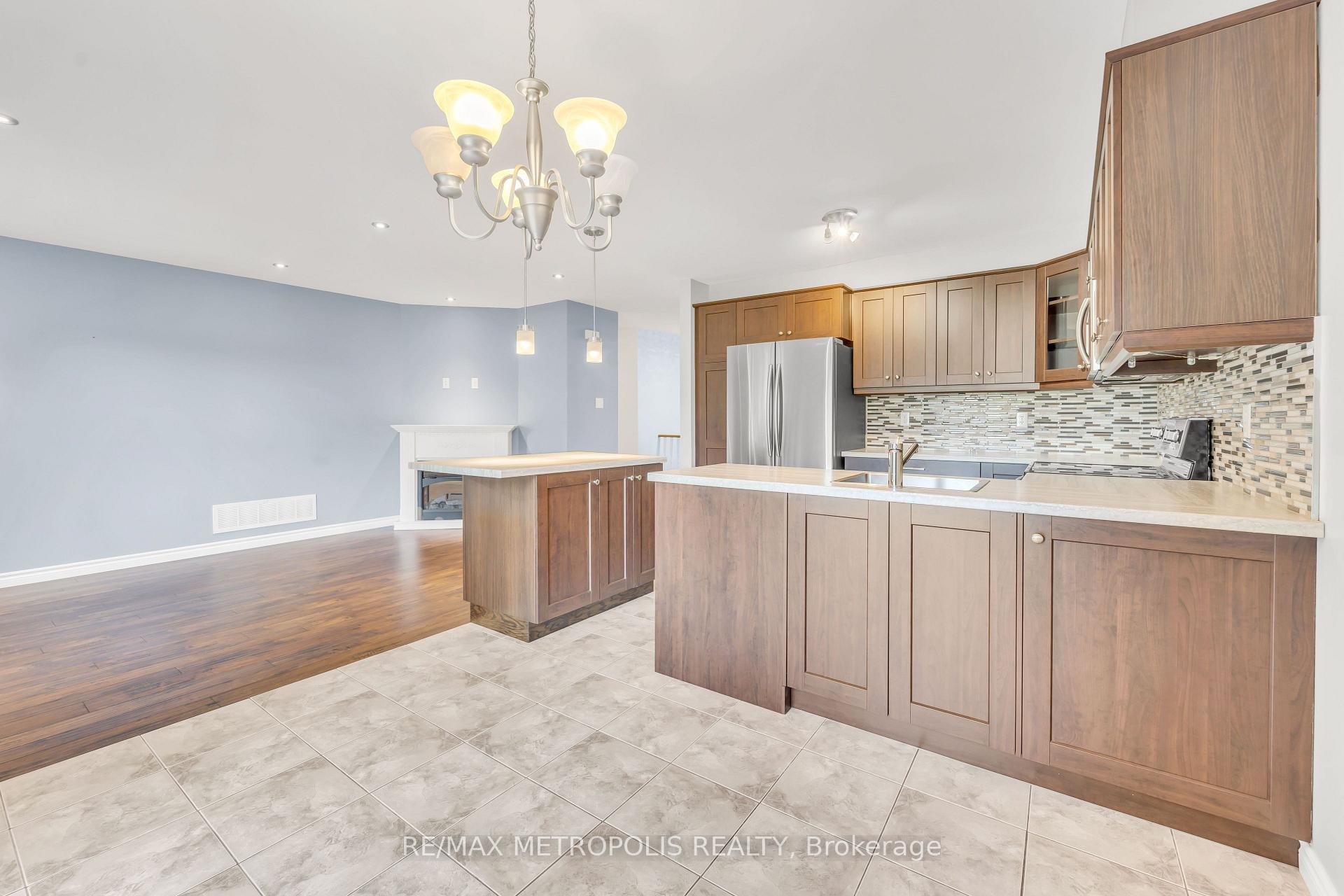 Photo 6 of 24 Acorn Crescent, Wasaga Beach — HOMEH