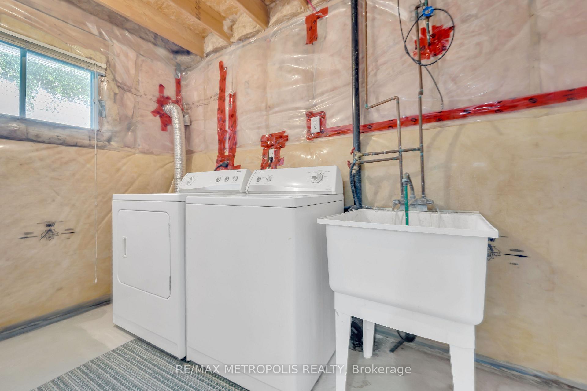 Photo 18 of 24 Acorn Crescent, Wasaga Beach — HOMEH