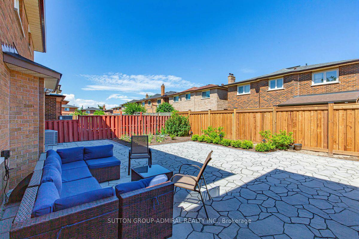 Photo 37 of 69 Anthony Lane, Vaughan, Glen Shields — HOMEH