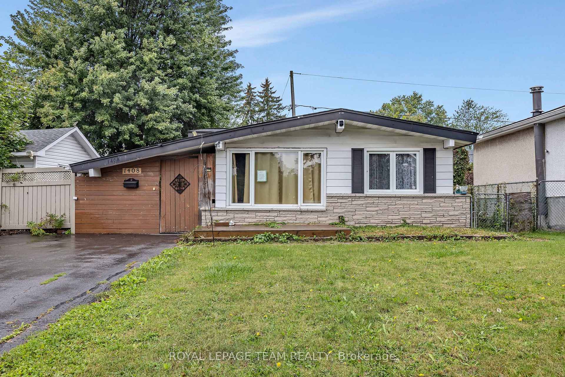 Photo 2 of 1408 Major Road, Ottawa, Bilberry Creek/Queenswood Heights — HOMEH