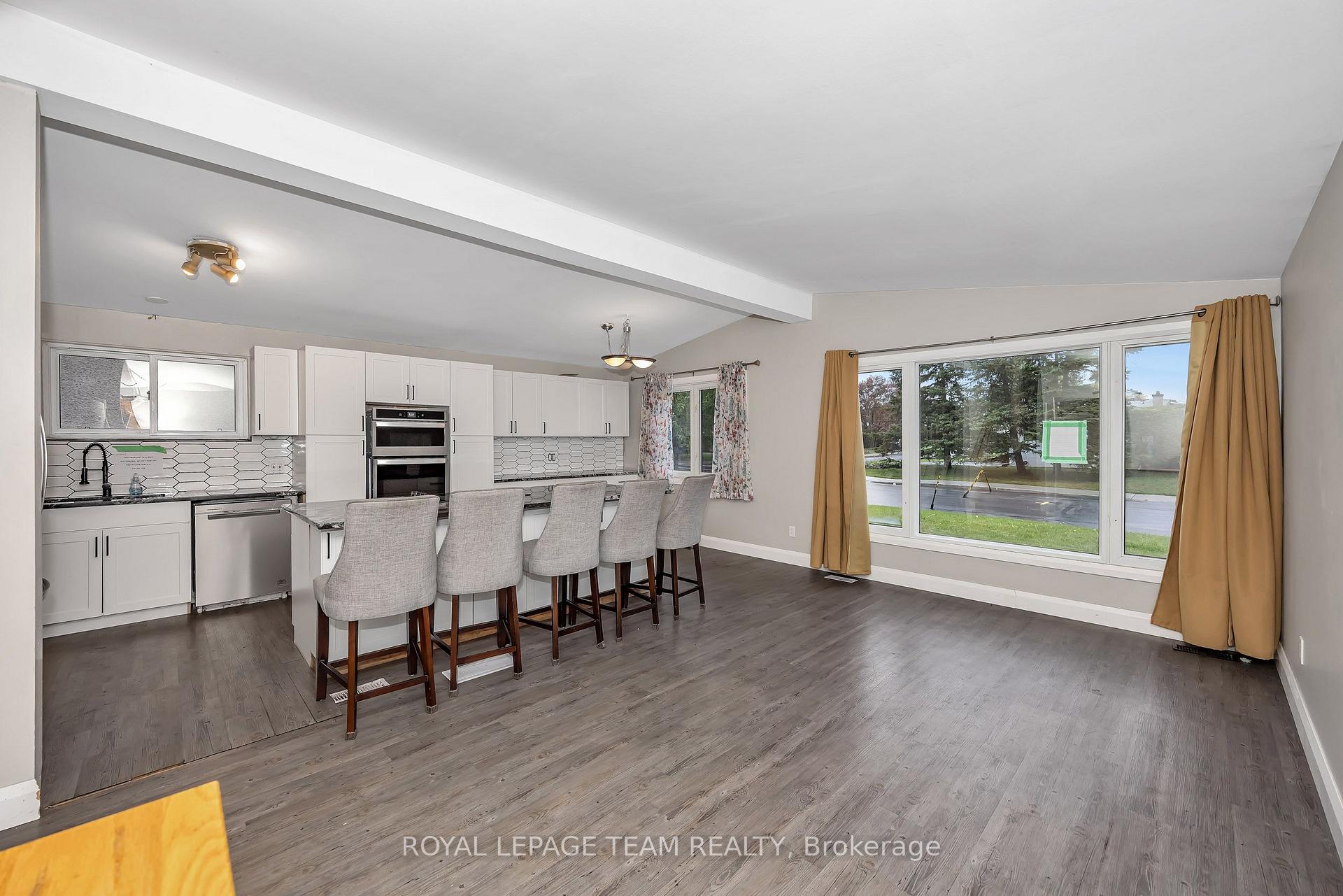 Photo 8 of 1408 Major Road, Ottawa, Bilberry Creek/Queenswood Heights — HOMEH