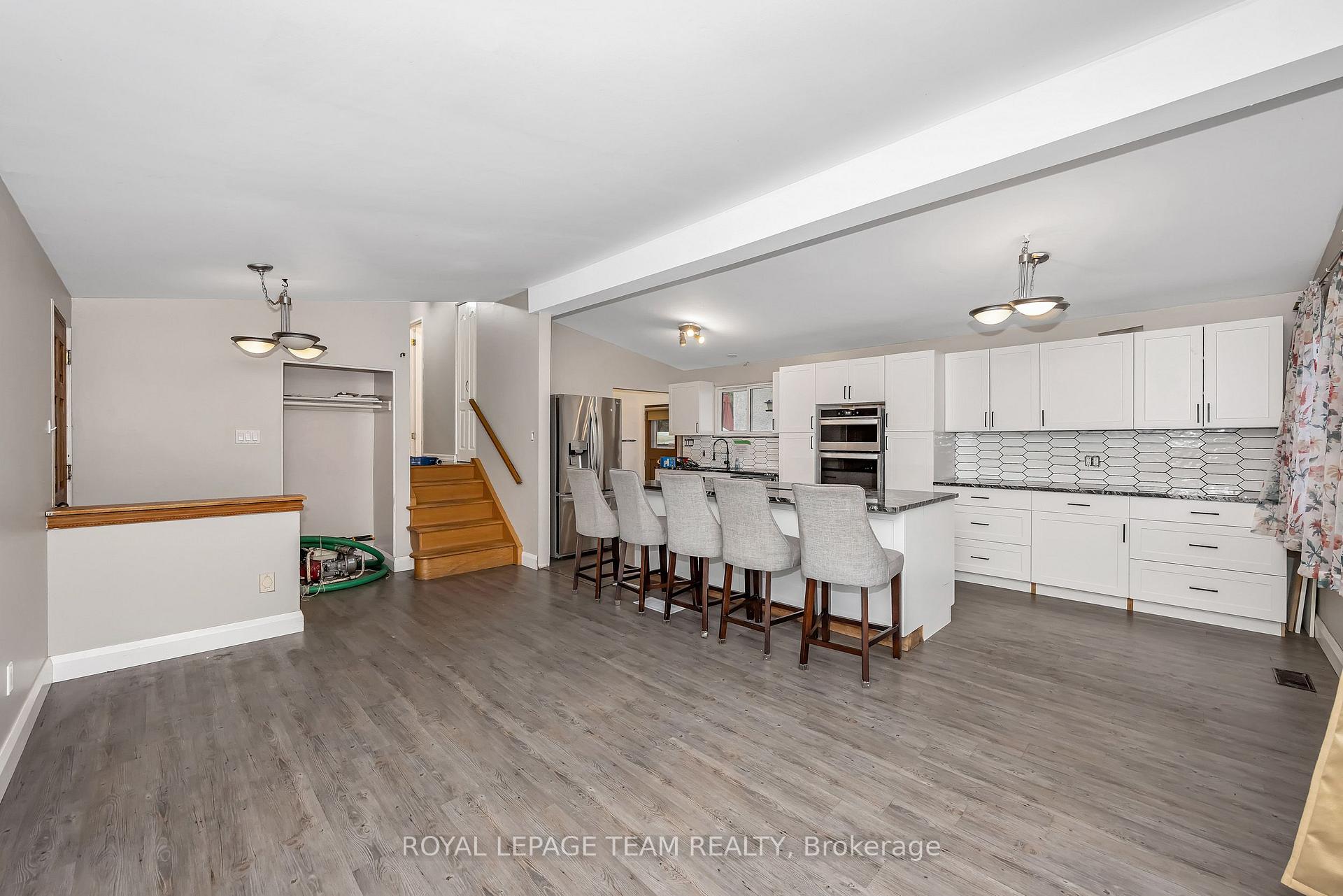 Photo 9 of 1408 Major Road, Ottawa, Bilberry Creek/Queenswood Heights — HOMEH