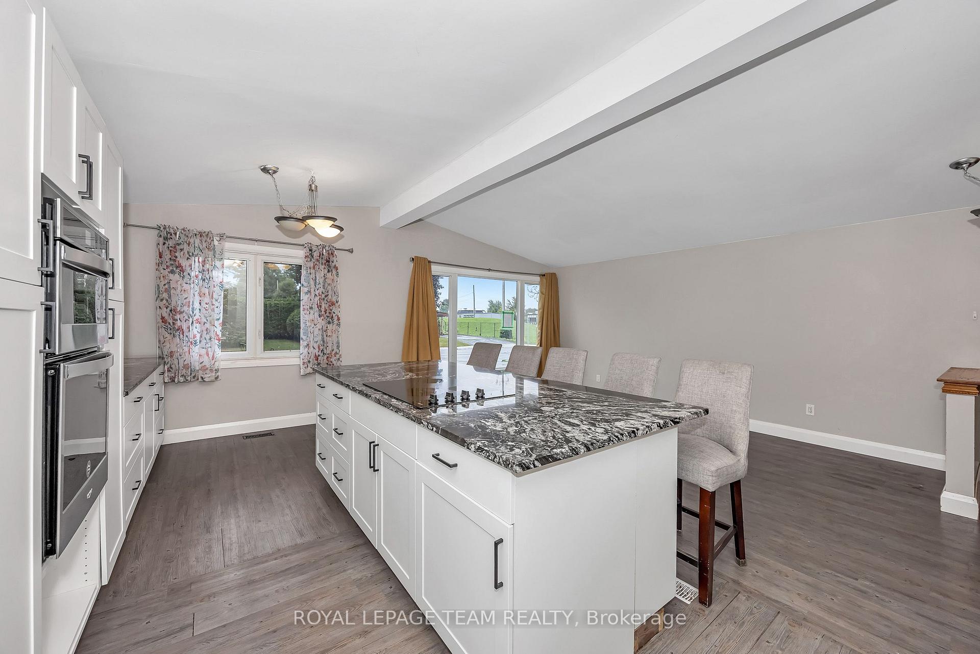 Photo 12 of 1408 Major Road, Ottawa, Bilberry Creek/Queenswood Heights — HOMEH