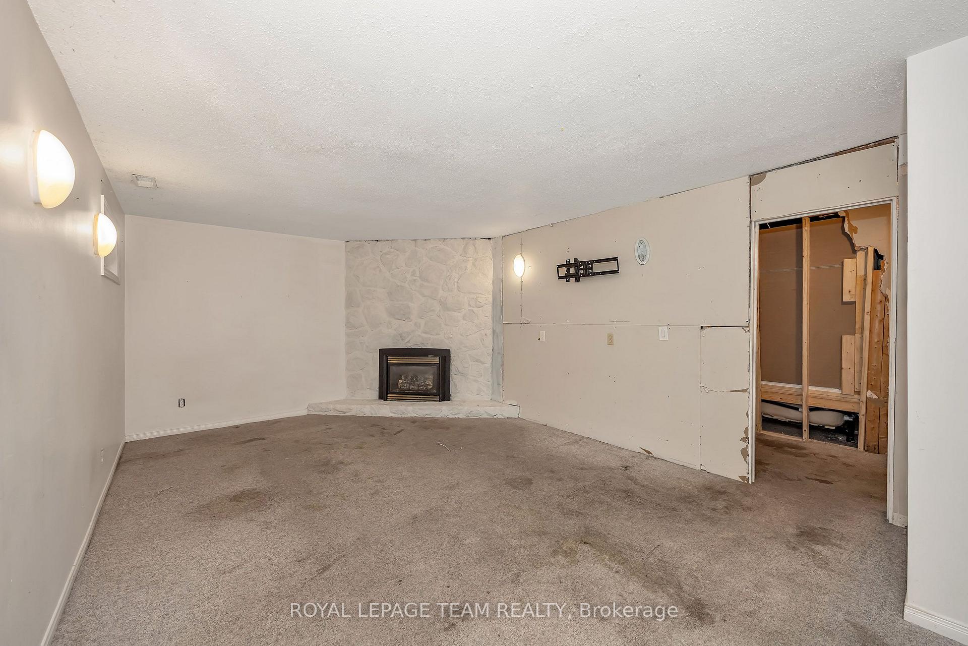 Photo 32 of 1408 Major Road, Ottawa, Bilberry Creek/Queenswood Heights — HOMEH