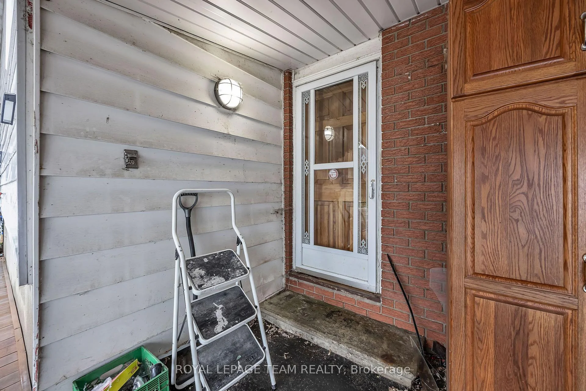Photo 6 of 1408 Major Road, Ottawa, Bilberry Creek/Queenswood Heights — HOMEH