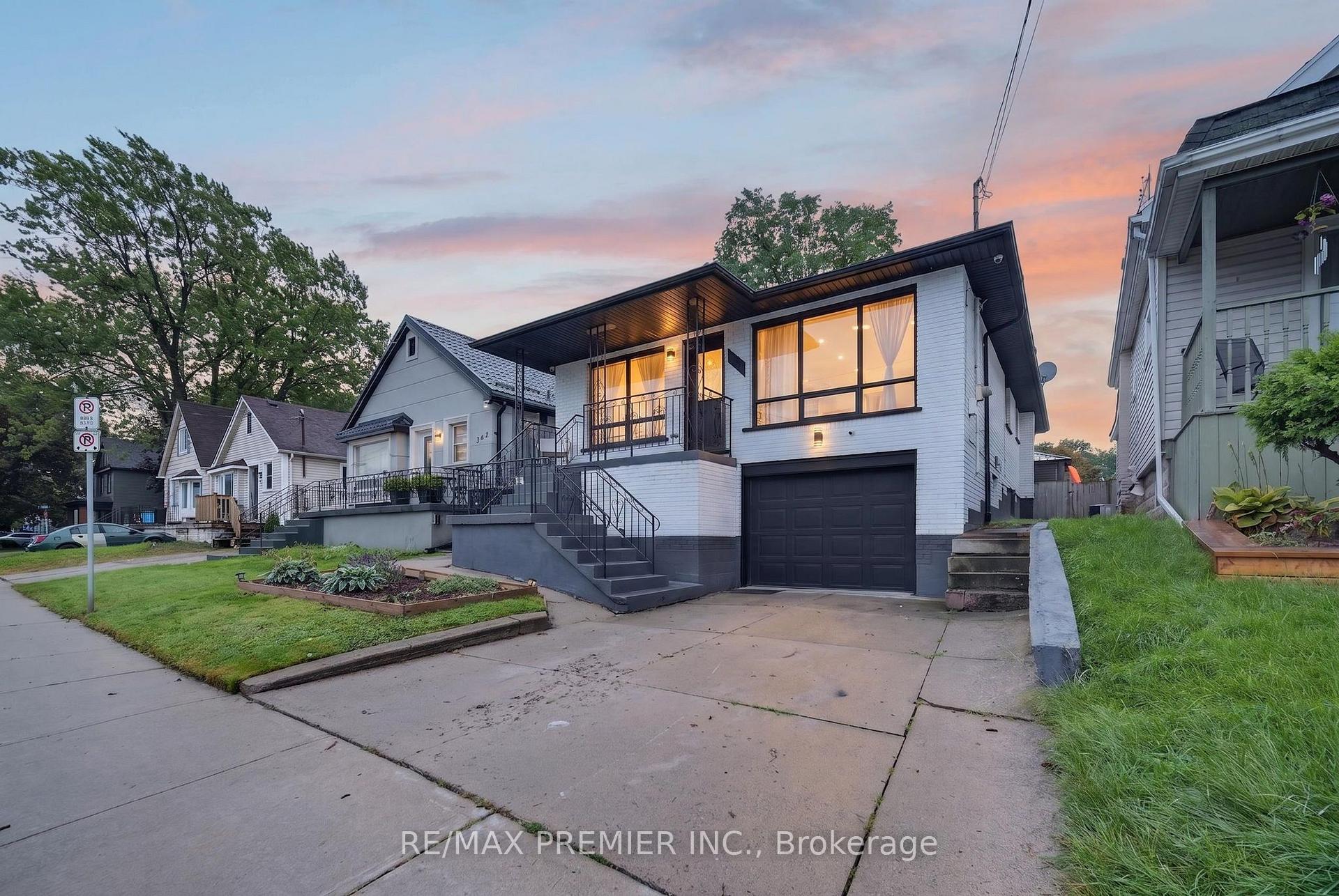 Photo of 344 Queensdale Avenue