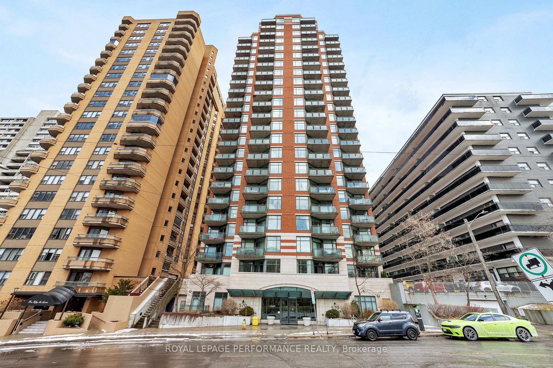 Front of Unit 604, 570 Laurier Avenue W