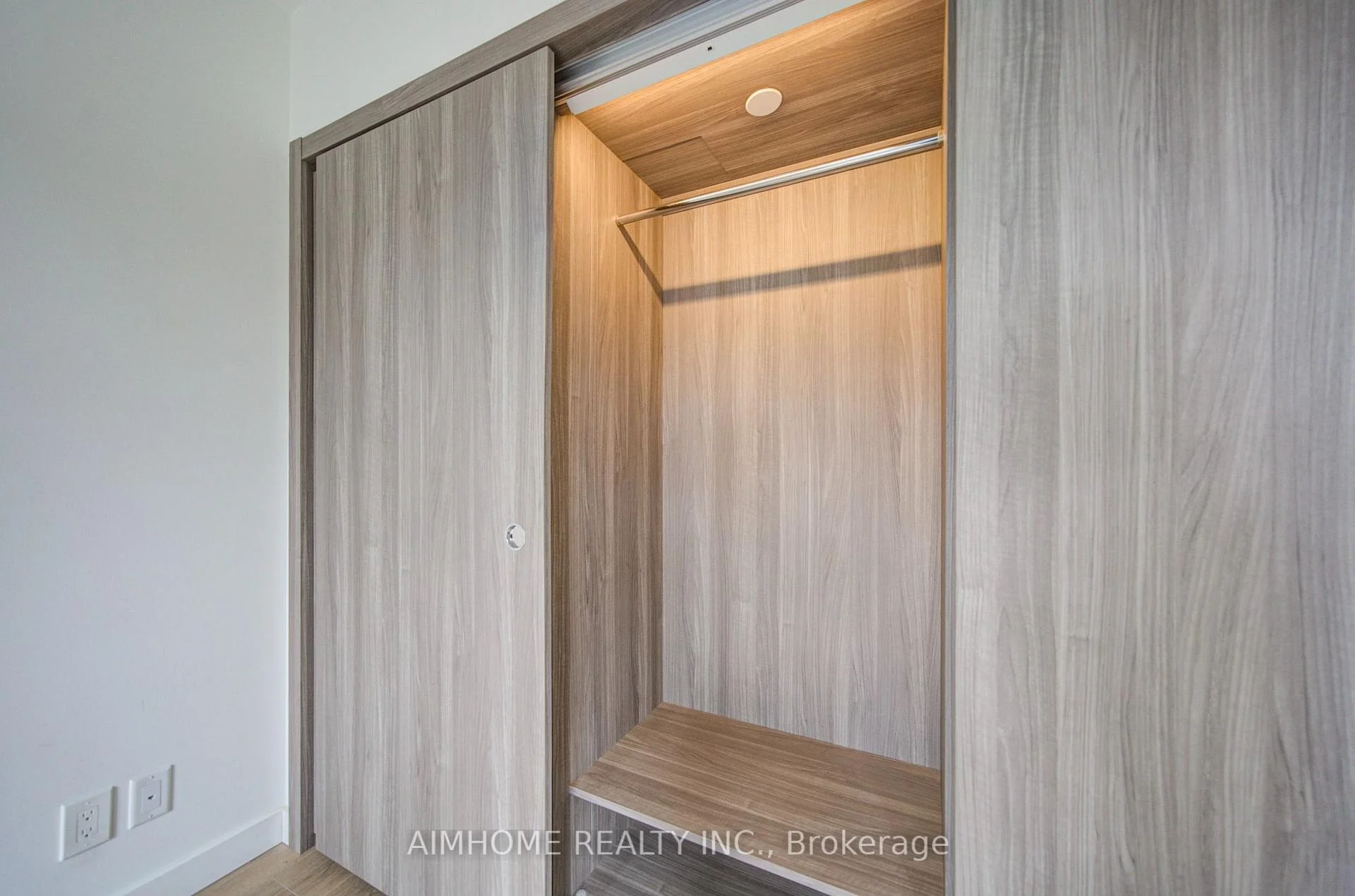 Photo 38 of Unit 1209, 38 Widmer Street, Toronto, Waterfront Communities — HOMEH