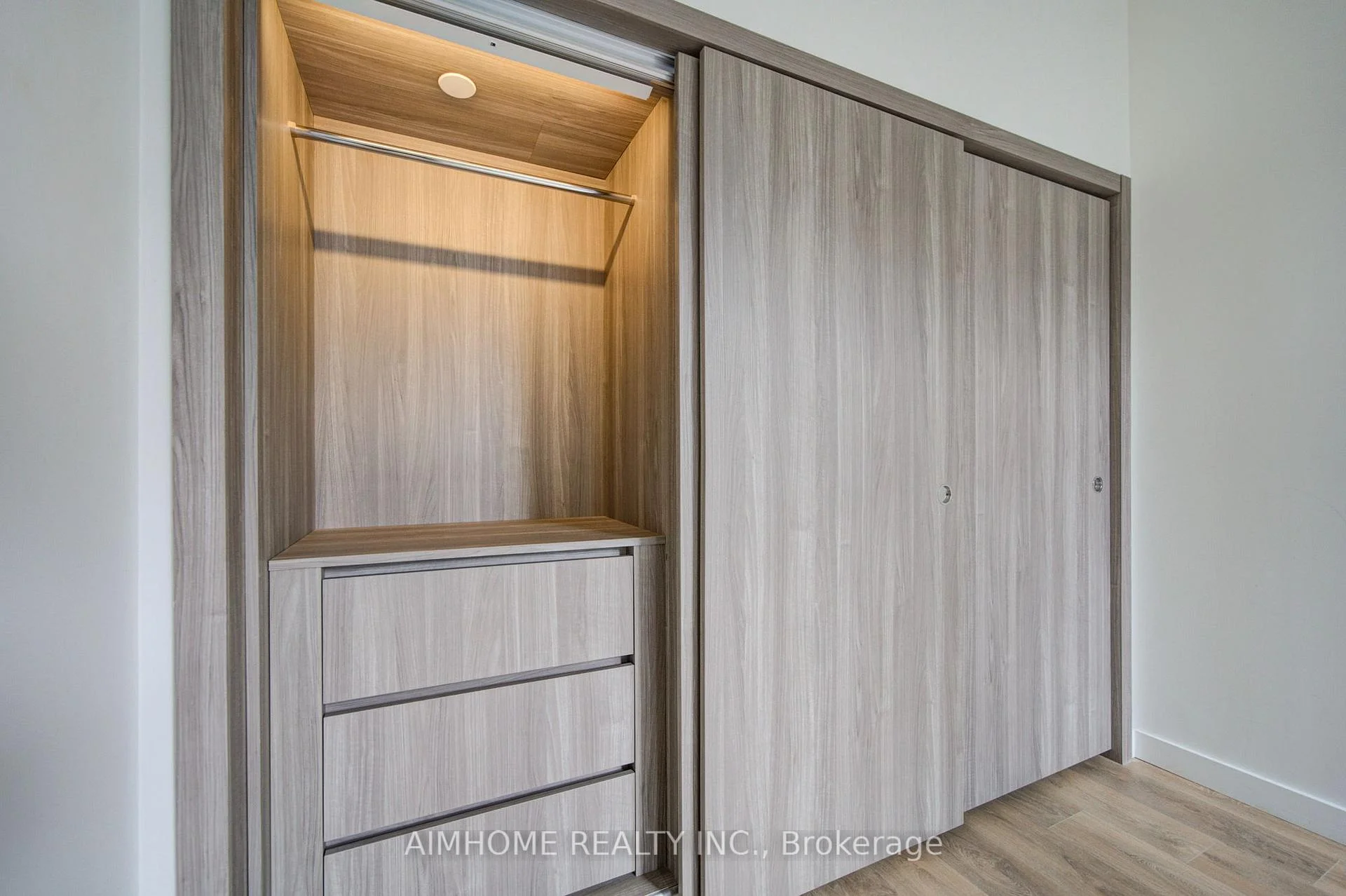 Photo 39 of Unit 1209, 38 Widmer Street, Toronto, Waterfront Communities — HOMEH