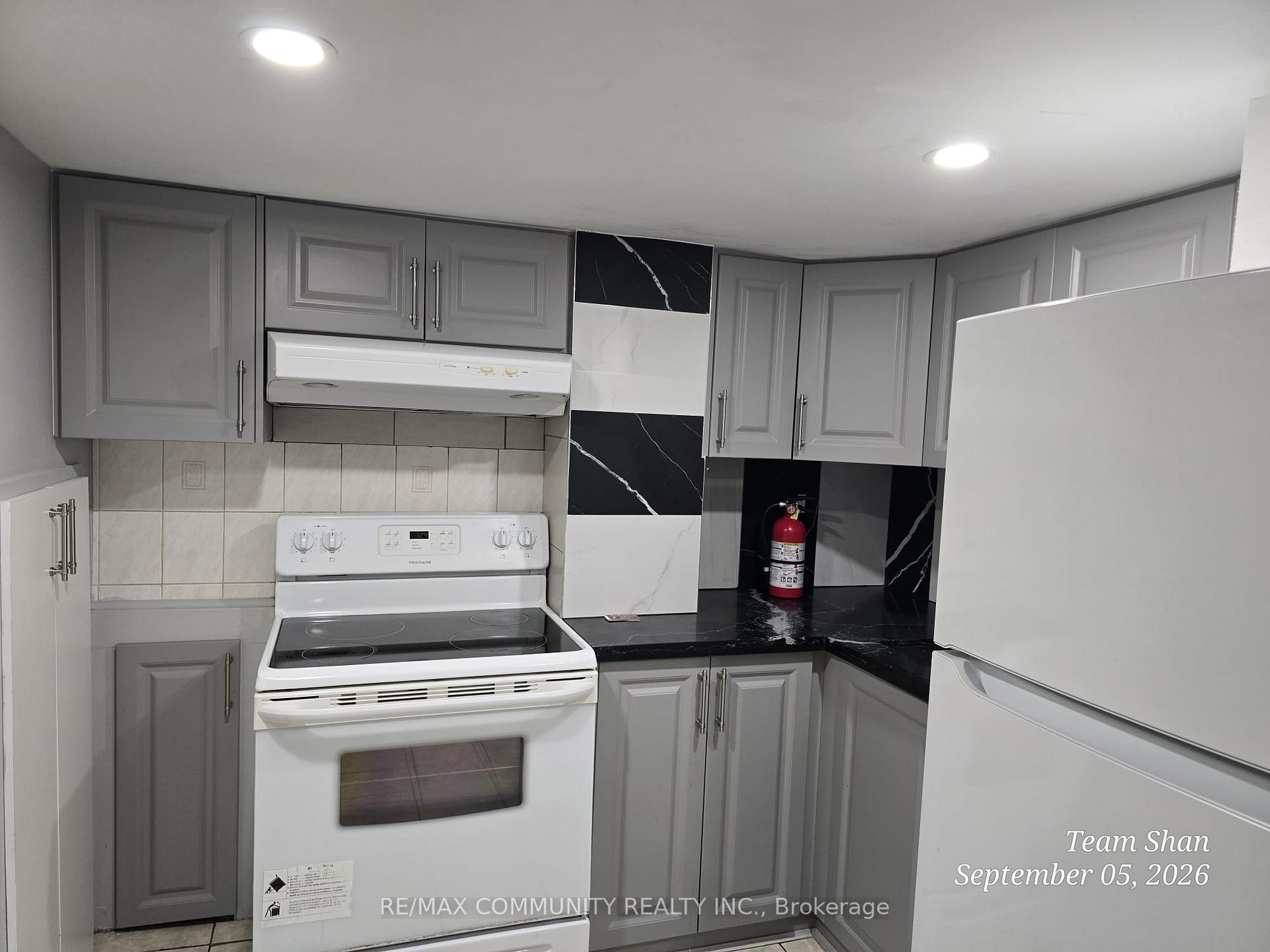Photo 3 of 94 Reed Drive, Ajax, Central — HOMEH