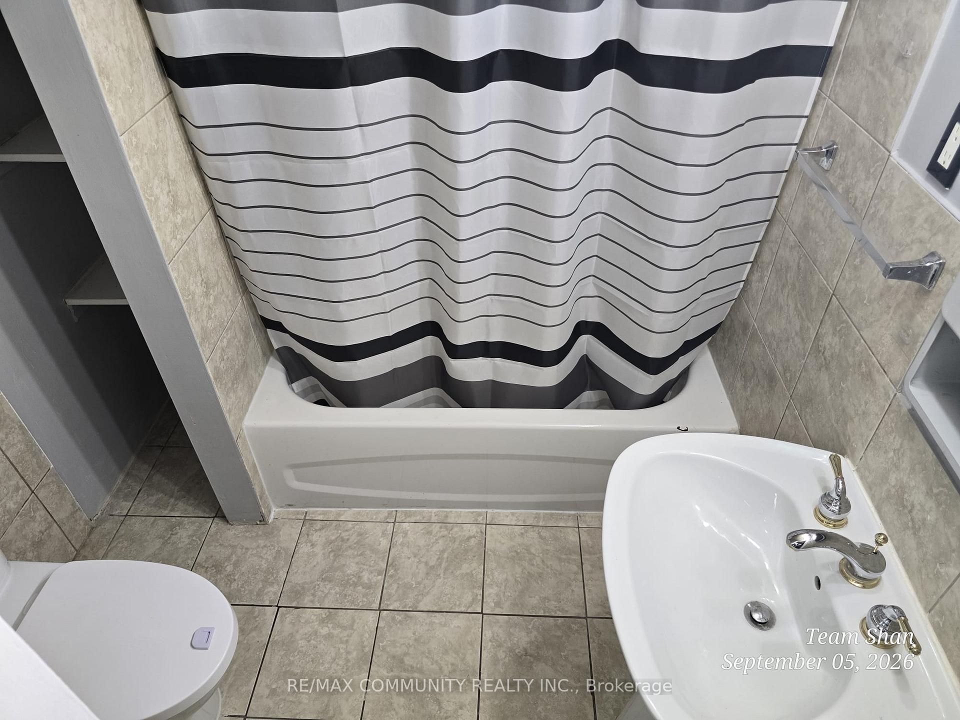 Photo 7 of 94 Reed Drive, Ajax, Central — HOMEH