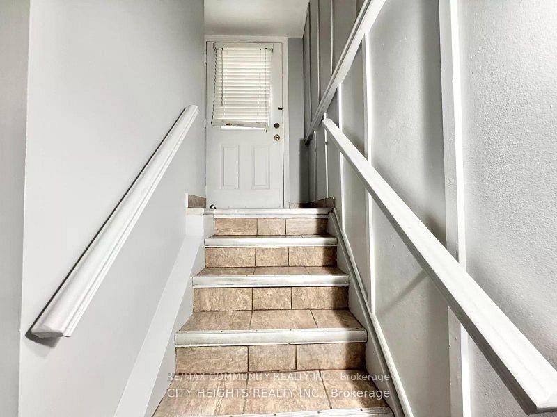 Photo 10 of 94 Reed Drive, Ajax, Central — HOMEH