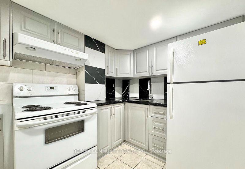 Photo 11 of 94 Reed Drive, Ajax, Central — HOMEH