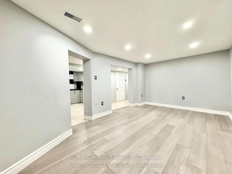 Photo 13 of 94 Reed Drive, Ajax, Central — HOMEH