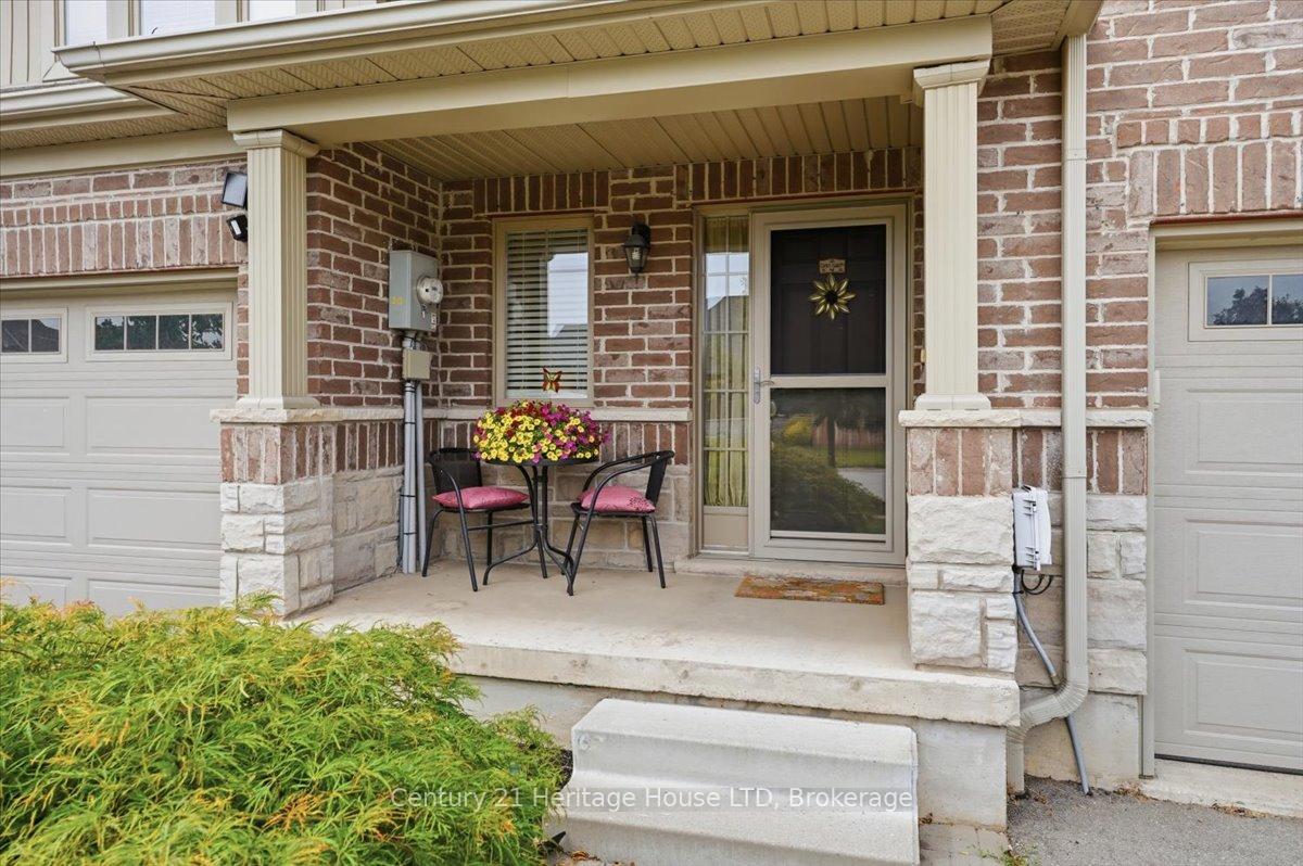 Photo 4 of 97 Abbott Place, Pelham, Fonthill — HOMEH