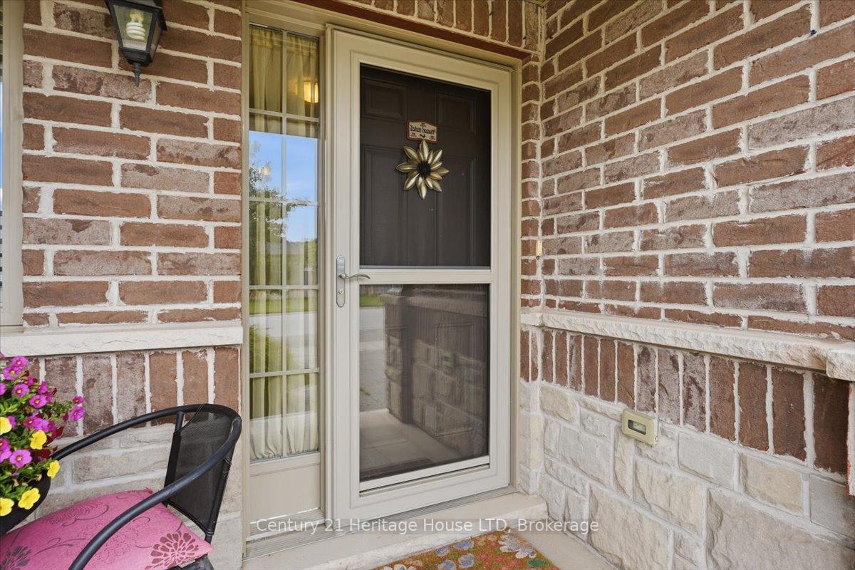 Photo 5 of 97 Abbott Place, Pelham, Fonthill — HOMEH