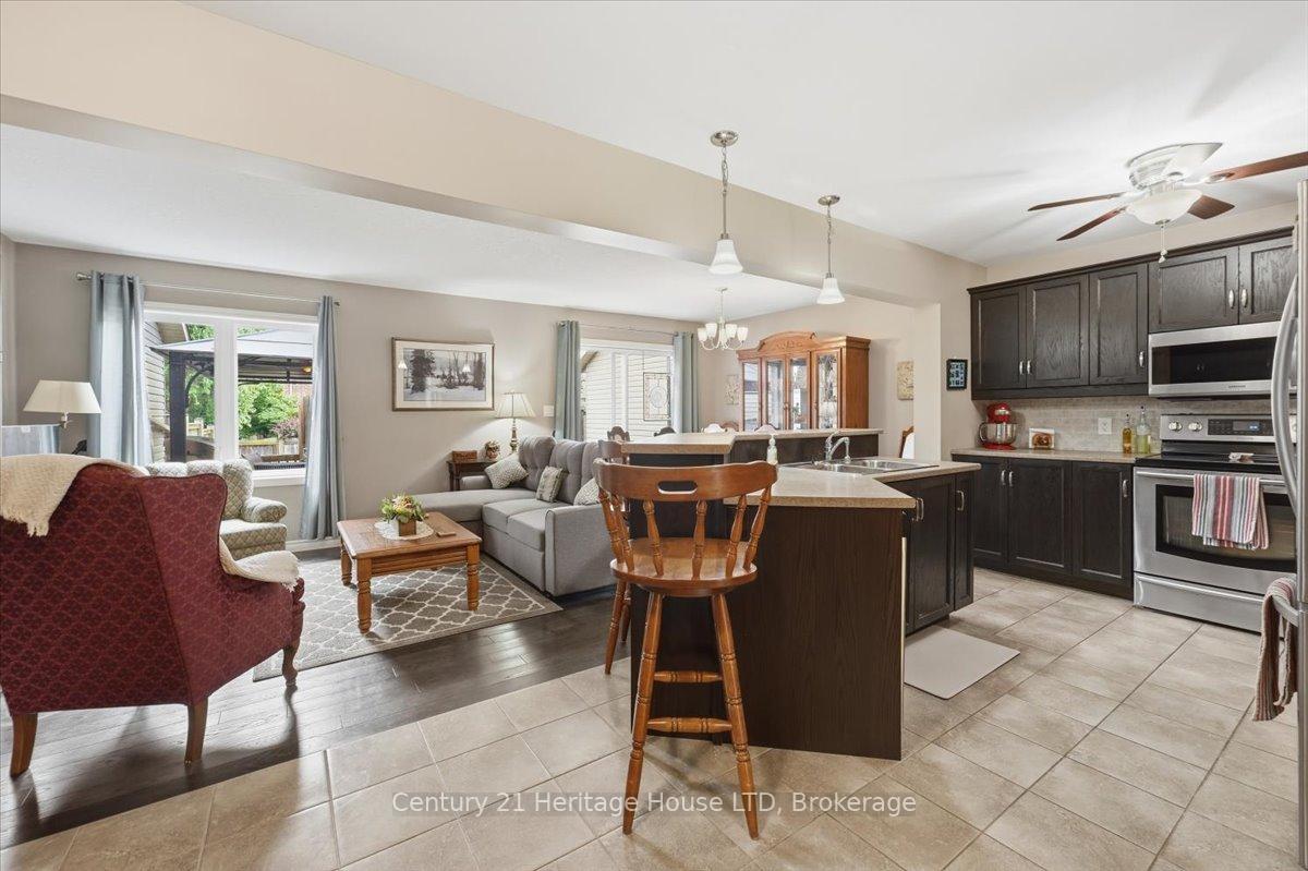 Photo 8 of 97 Abbott Place, Pelham, Fonthill — HOMEH