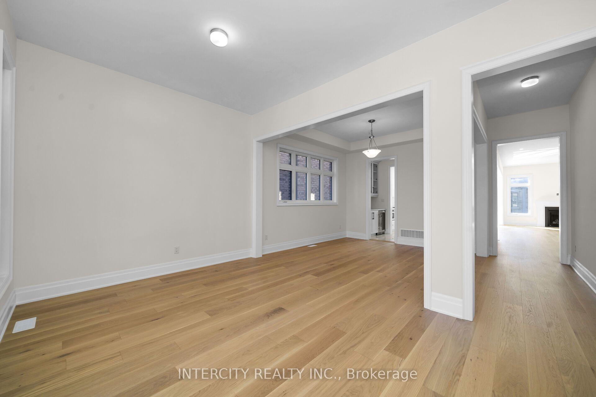 Photo 5 of 33 Gianvito Crescent, King, King City — HOMEH