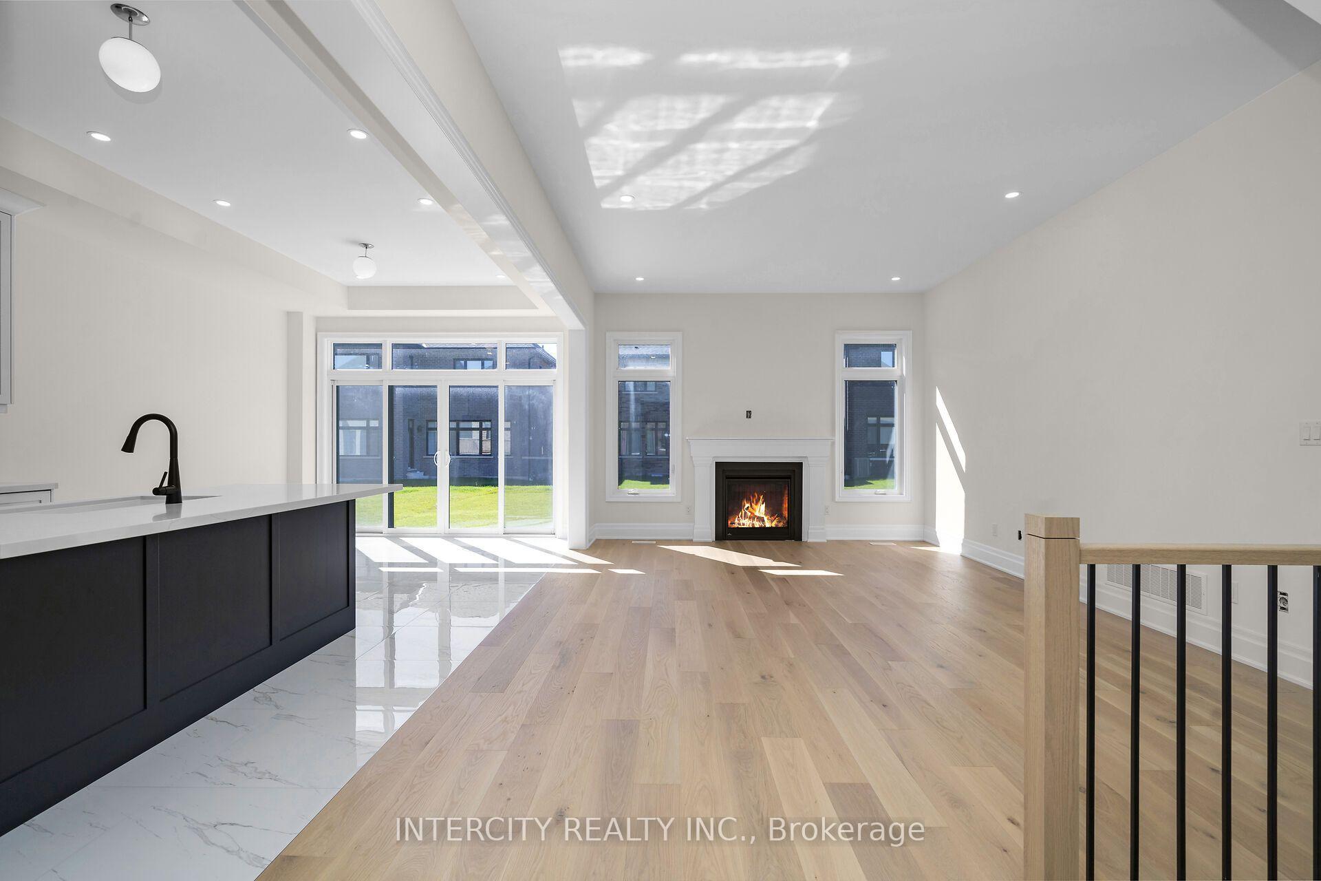 Photo 11 of 33 Gianvito Crescent, King, King City — HOMEH