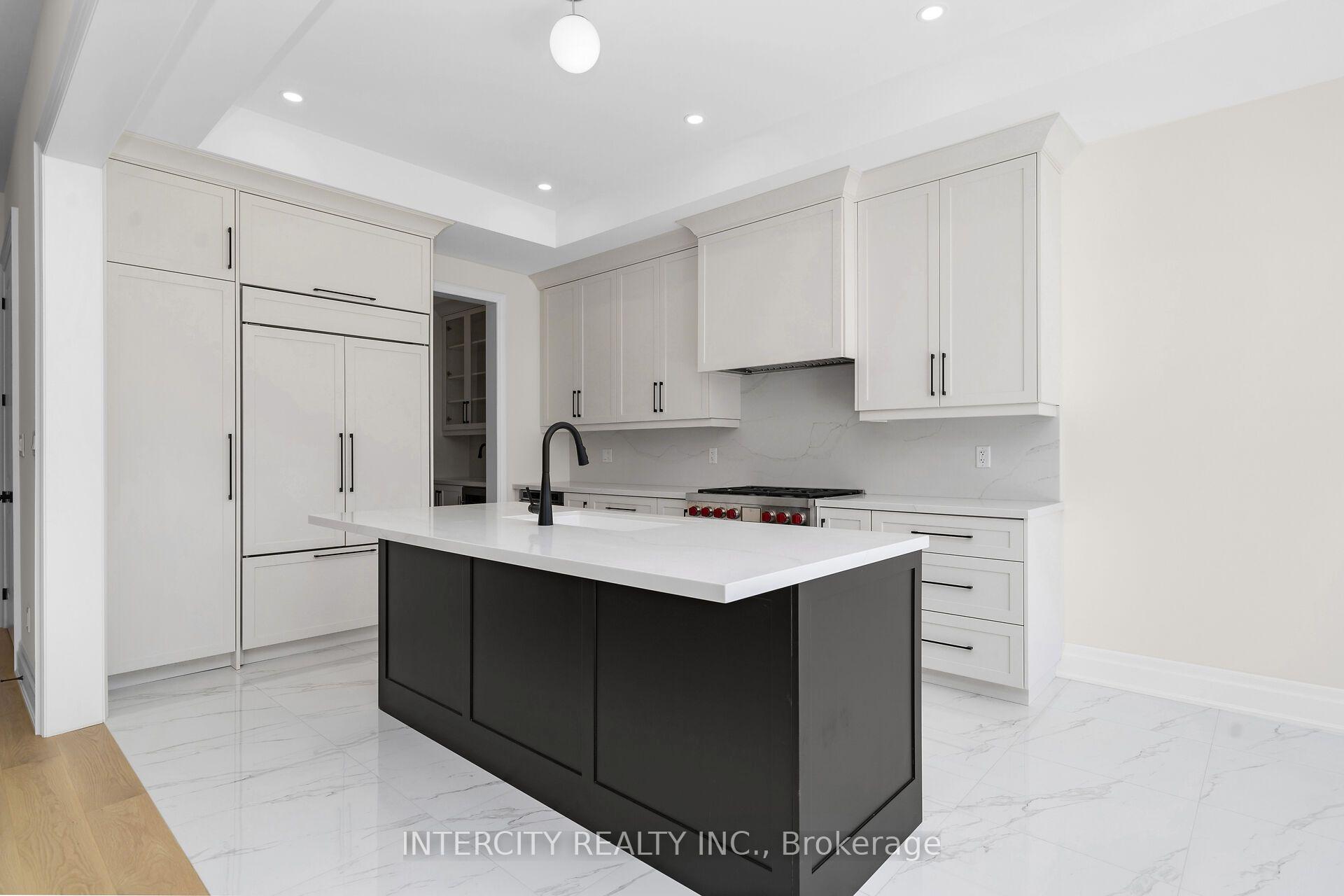 Photo 15 of 33 Gianvito Crescent, King, King City — HOMEH