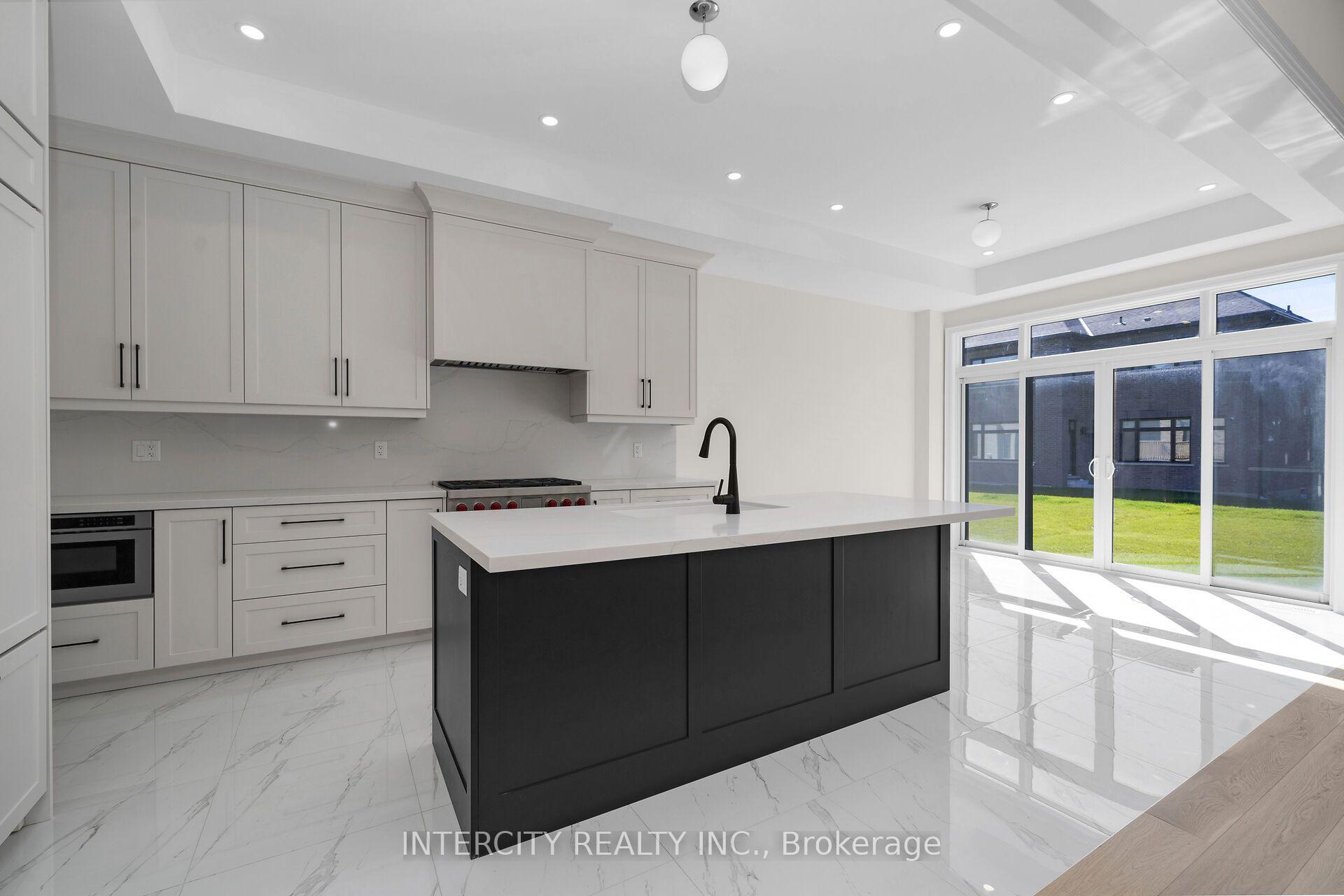 Photo 18 of 33 Gianvito Crescent, King, King City — HOMEH