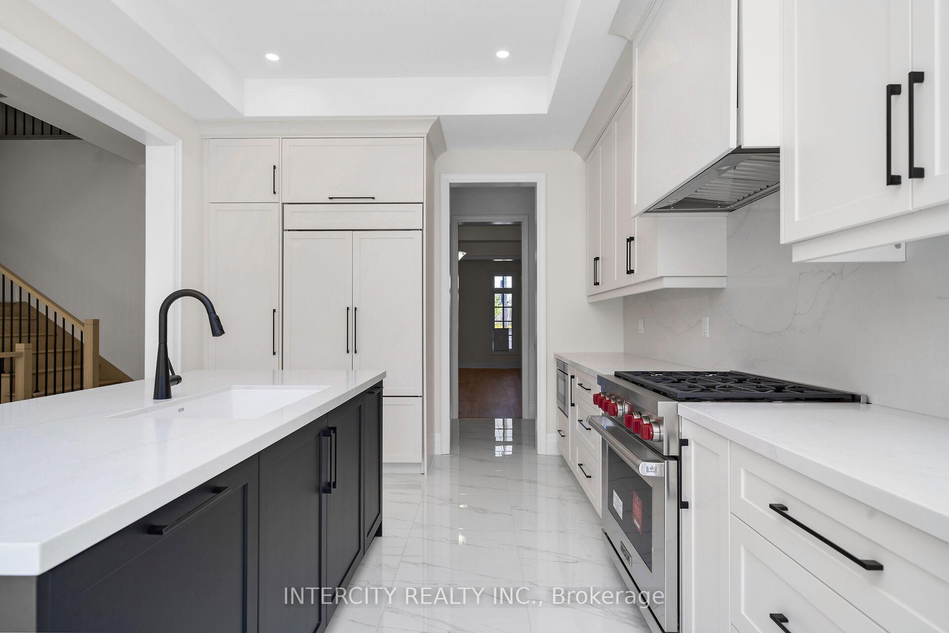 Photo 19 of 33 Gianvito Crescent, King, King City — HOMEH