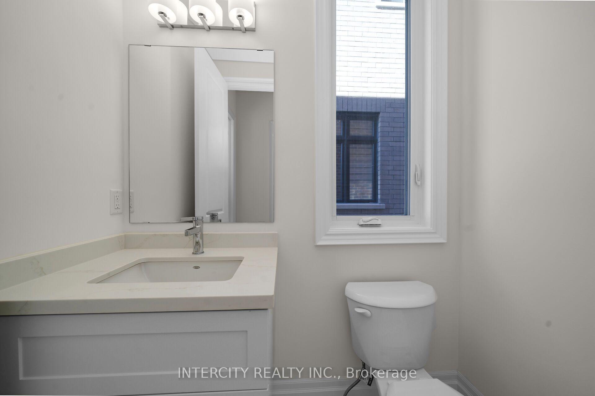 Photo 27 of 33 Gianvito Crescent, King, King City — HOMEH
