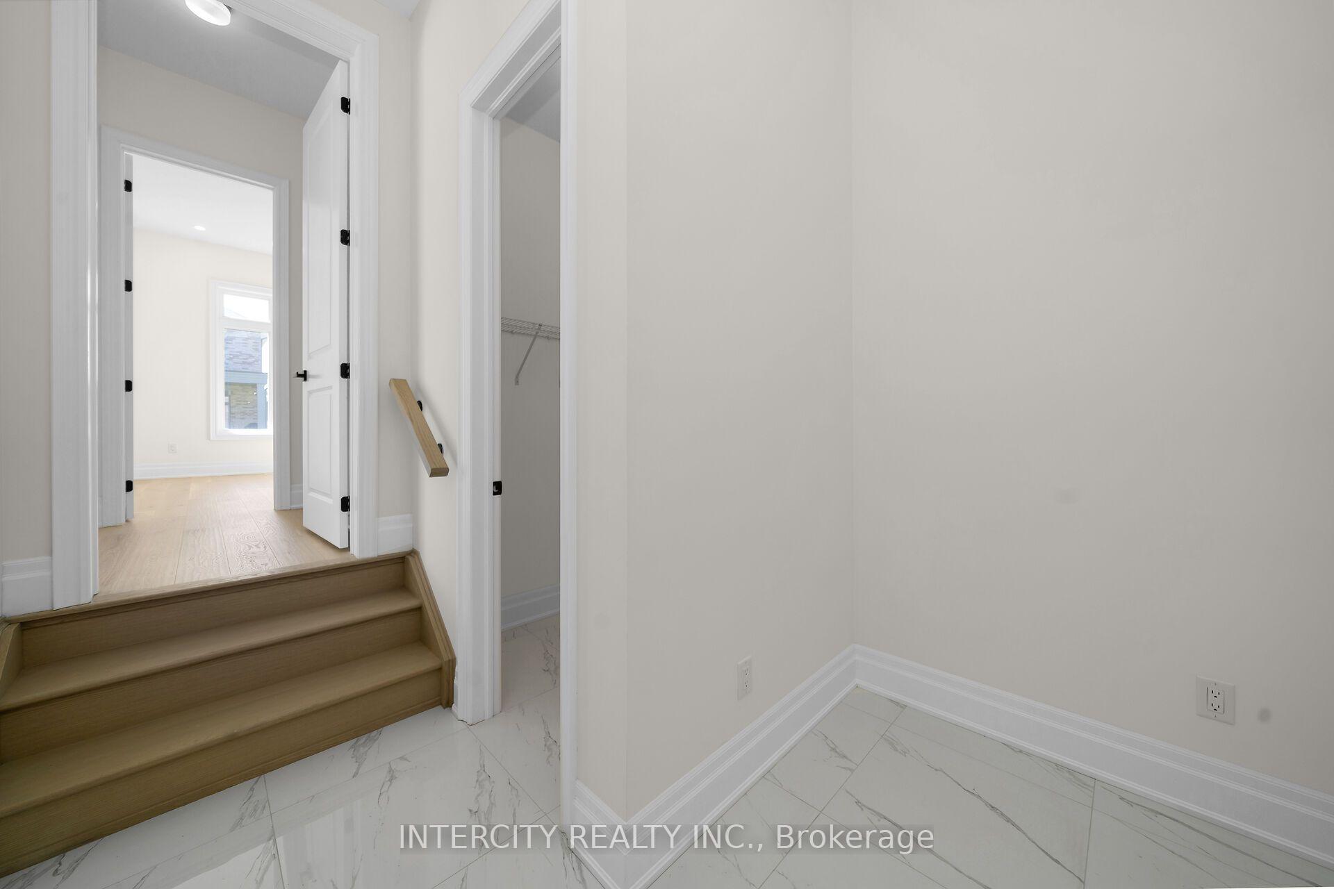 Photo 28 of 33 Gianvito Crescent, King, King City — HOMEH