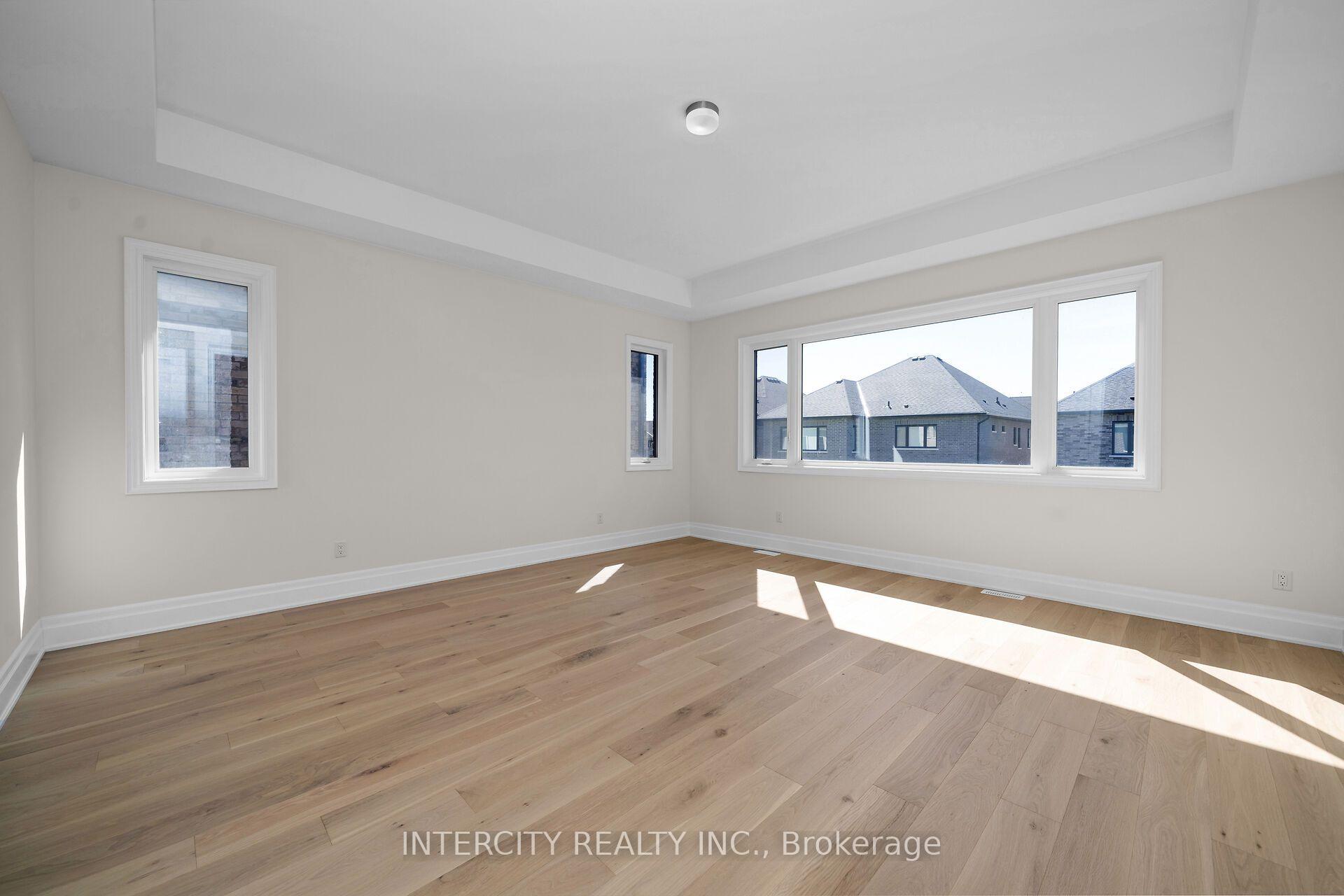Photo 31 of 33 Gianvito Crescent, King, King City — HOMEH