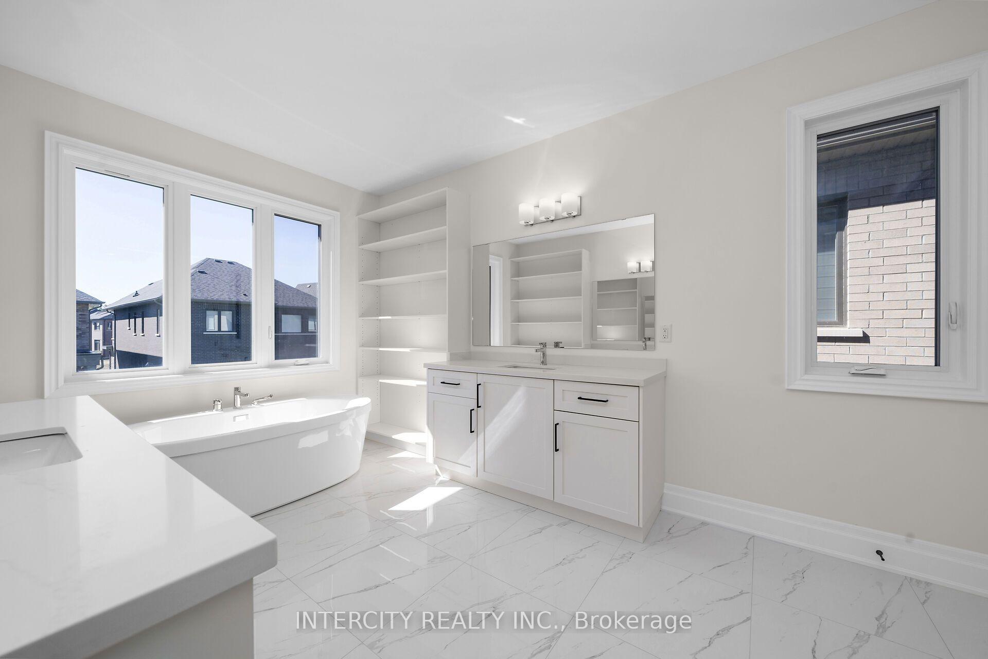 Photo 33 of 33 Gianvito Crescent, King, King City — HOMEH