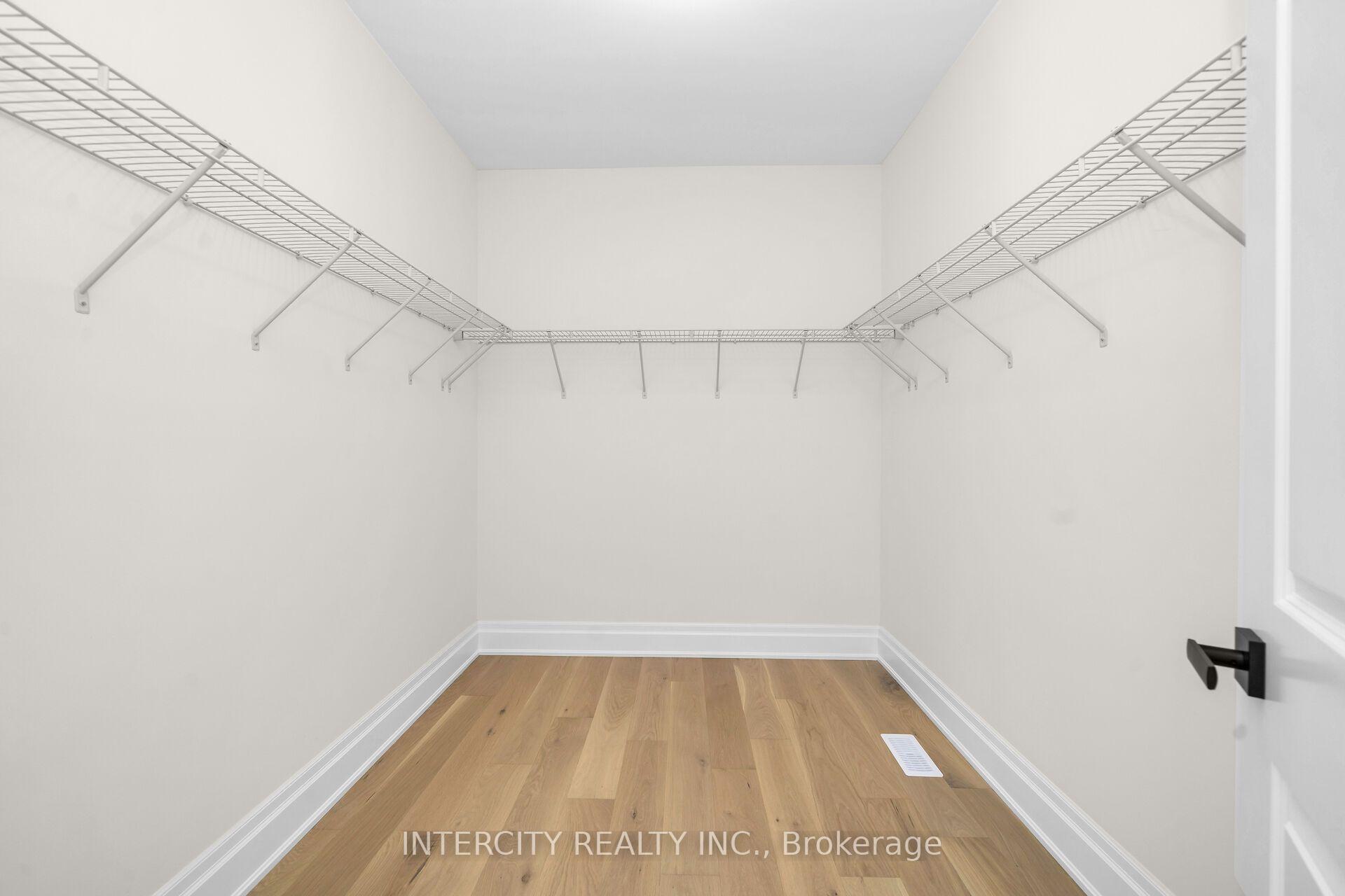 Photo 37 of 33 Gianvito Crescent, King, King City — HOMEH