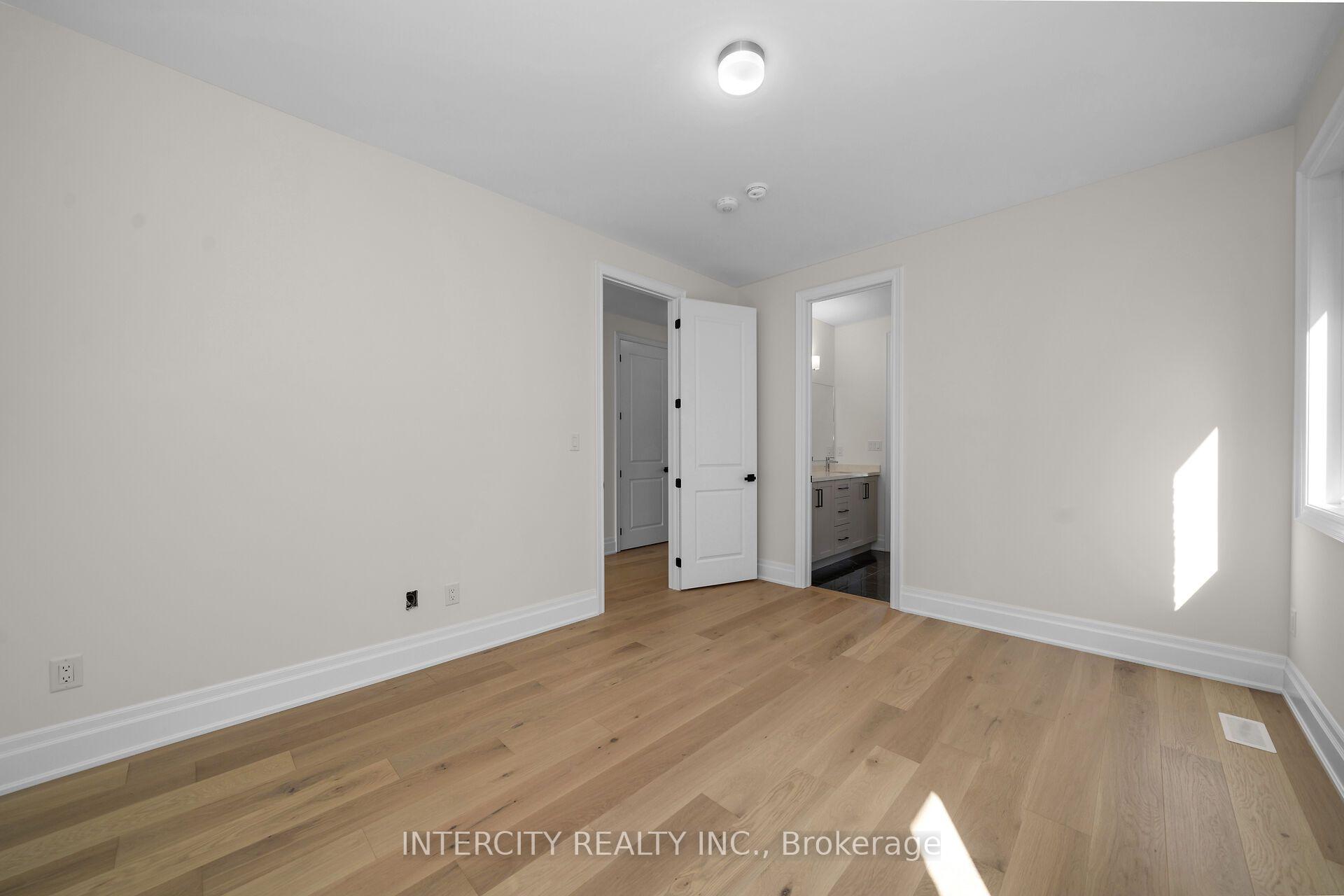 Photo 40 of 33 Gianvito Crescent, King, King City — HOMEH