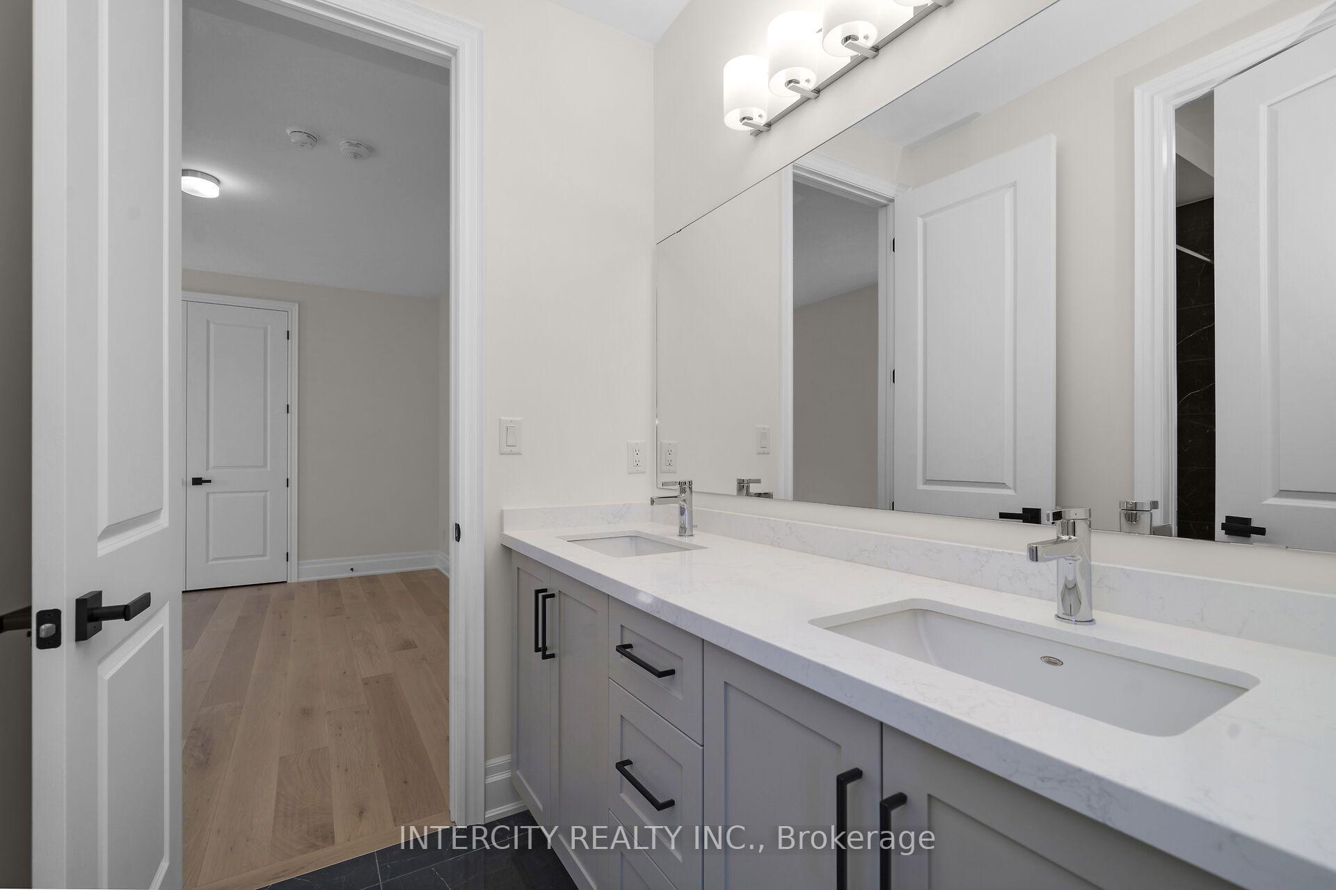 Photo 44 of 33 Gianvito Crescent, King, King City — HOMEH