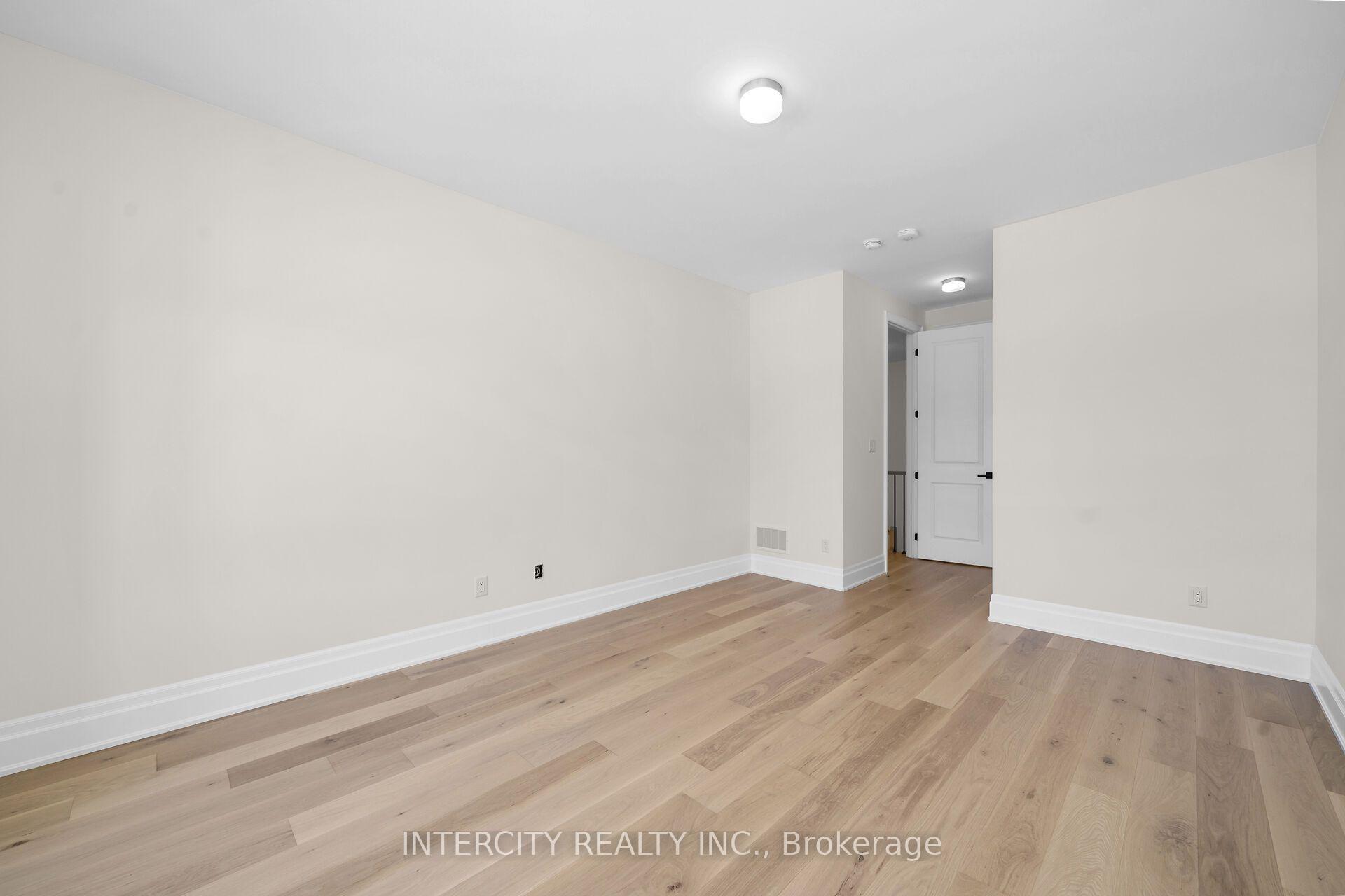 Photo 48 of 33 Gianvito Crescent, King, King City — HOMEH