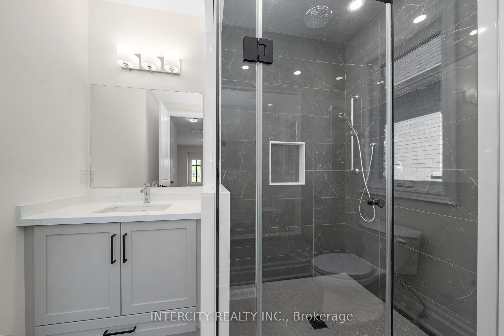 Photo 49 of 33 Gianvito Crescent, King, King City — HOMEH